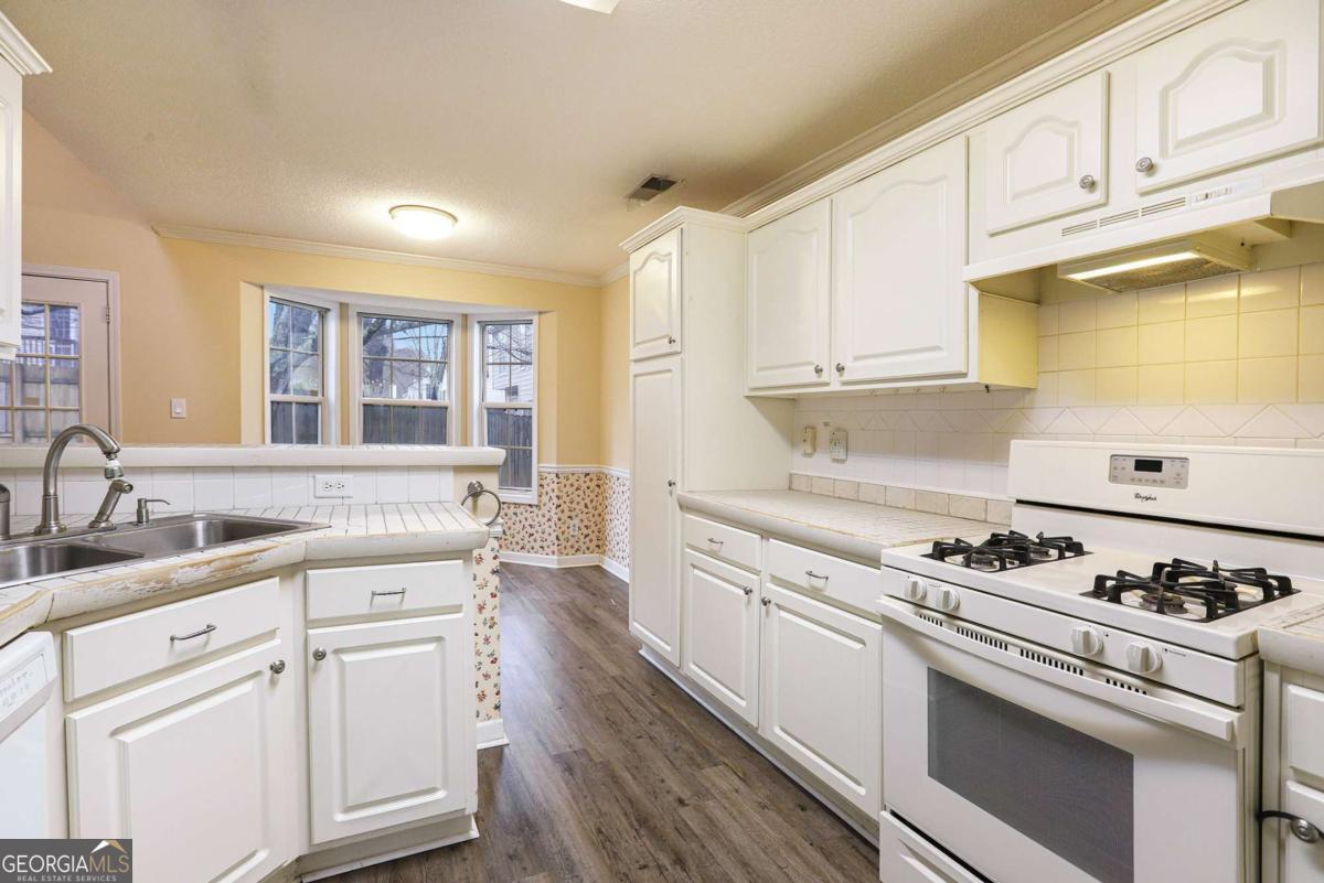 415 Brown Thrasher CT