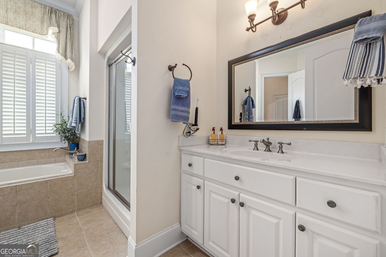 Gainesville, Georgia 30501, United States, 3 Bedrooms Bedrooms, ,2 BathroomsBathrooms,Residential,Active,155215