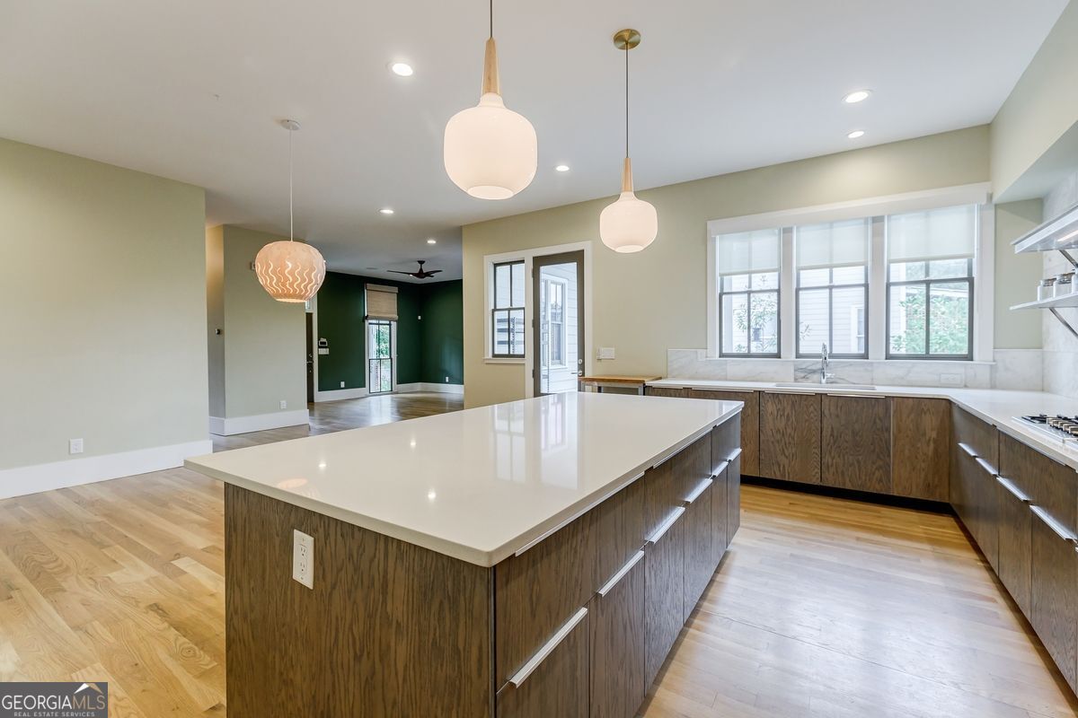 1092 Kirkwood AVE SE