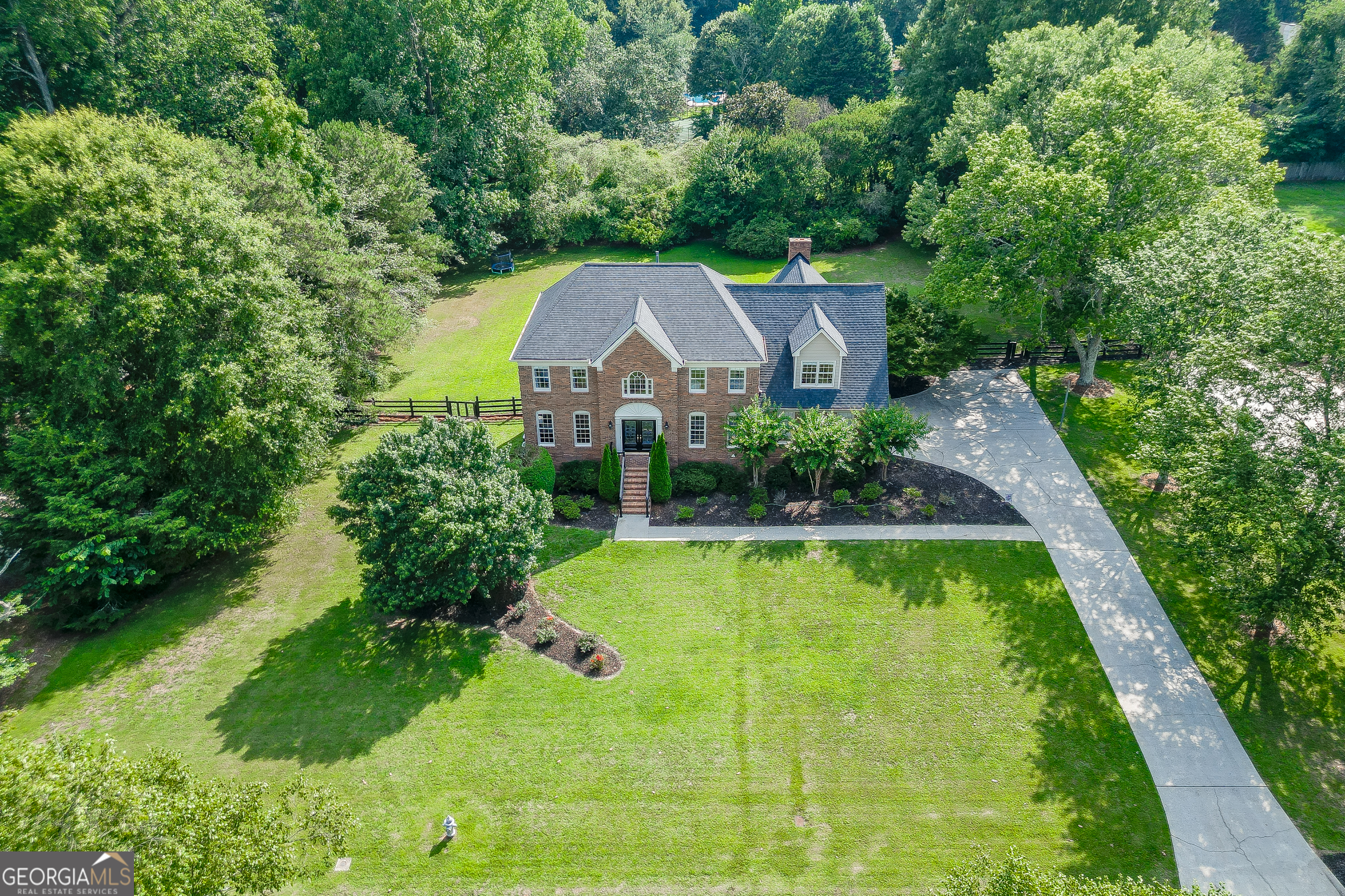 1331 Lakeshore DR