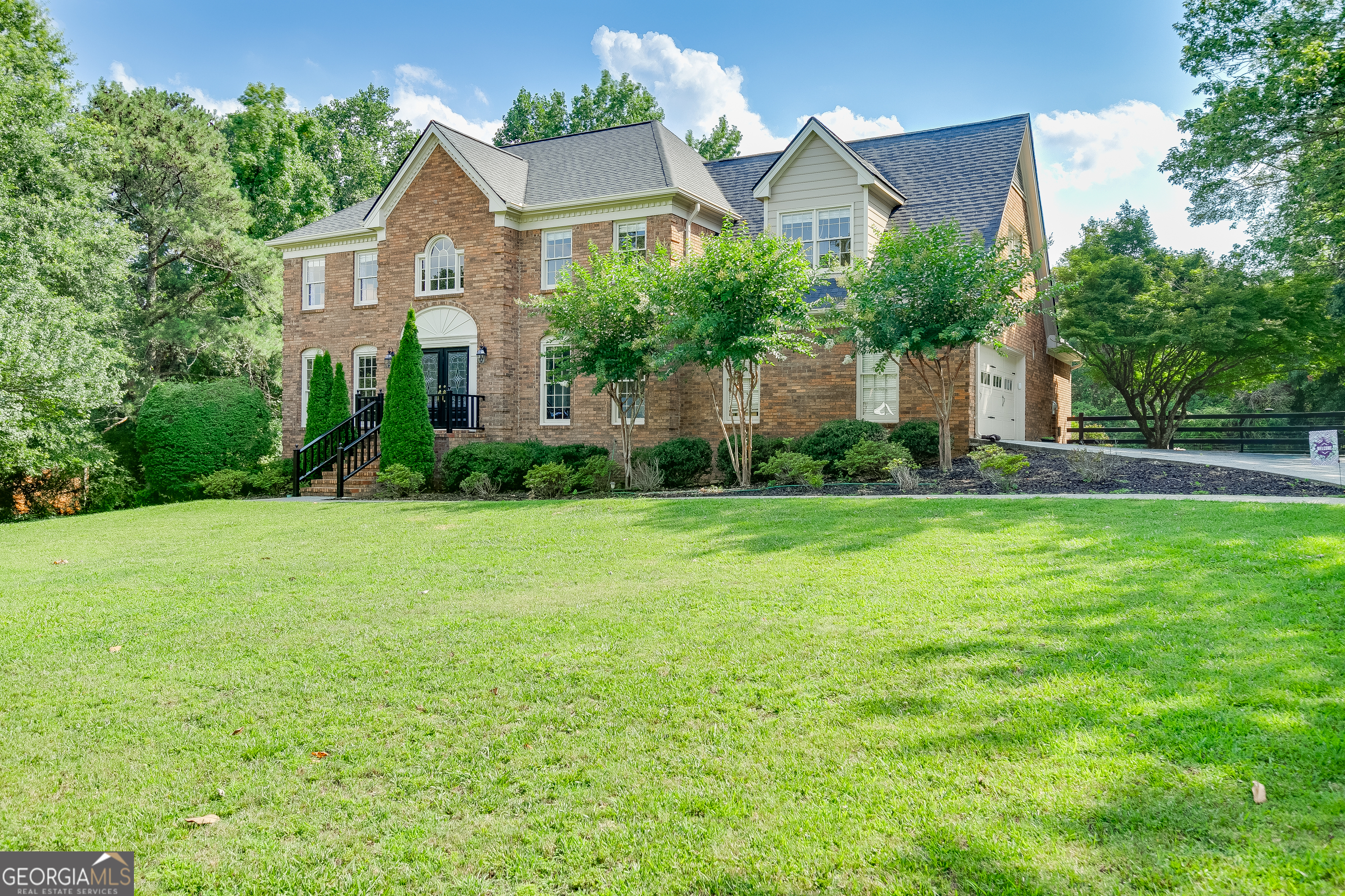 1331 Lakeshore DR