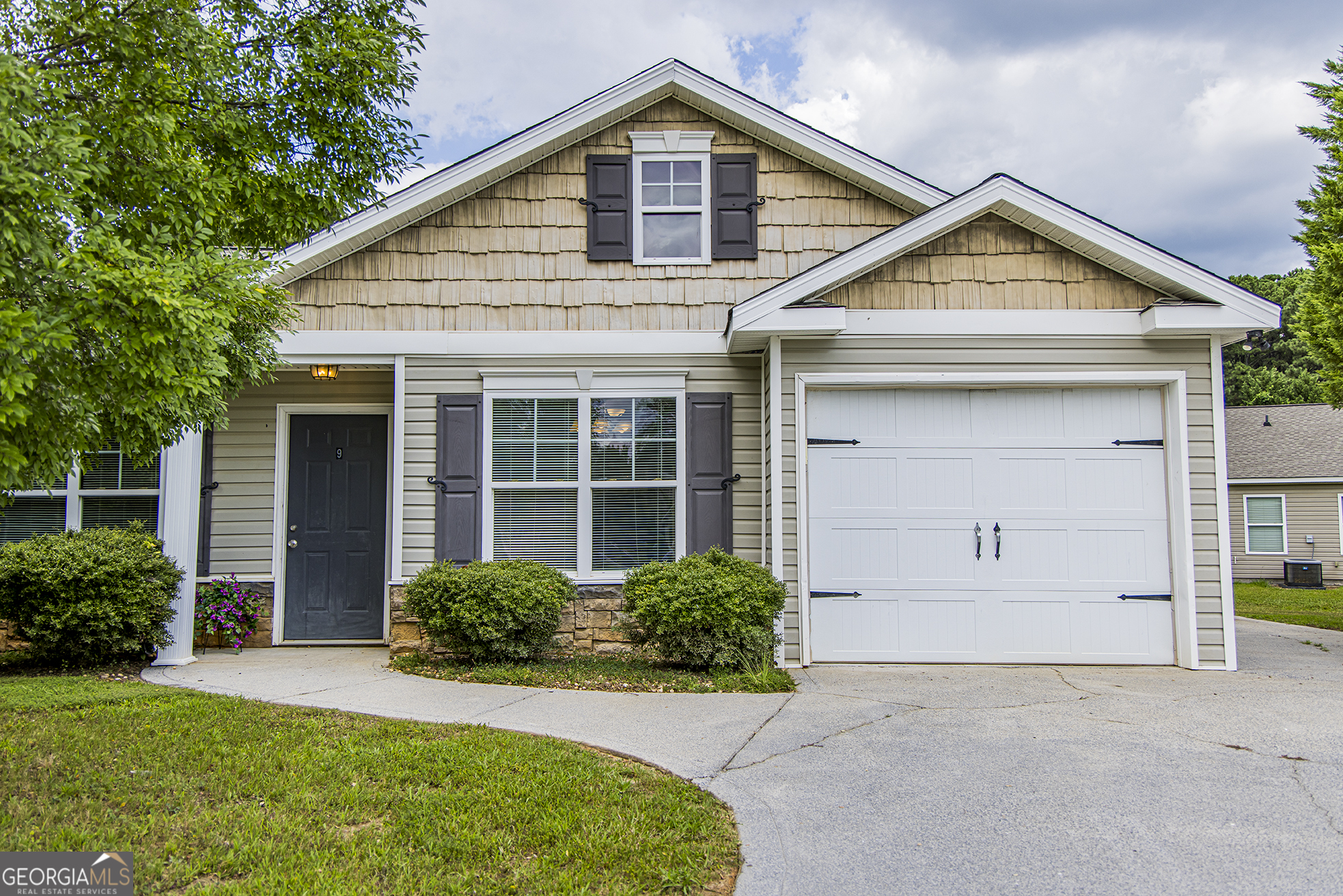 Great 3 Bedroom, 2 Bath Home in the Brookstone neighborhood. This home has been freshly painted and the kitchen has new countertops. Other features are spacious rooms, the washer and dryer are included, LVP flooring, a single car garage with an extra parking pad and in a cul-de-sac! This one is a must see!!!