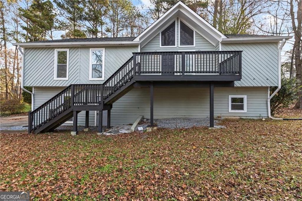 Photo of 658 Hunt Station Dr, Lawrenceville, GA 30044 (MLS # 10654355)