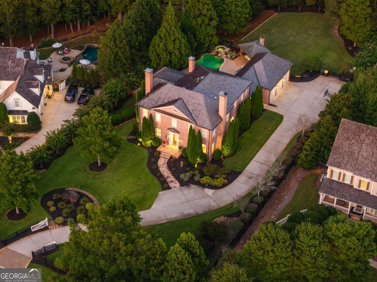 15235 Fairfax LN