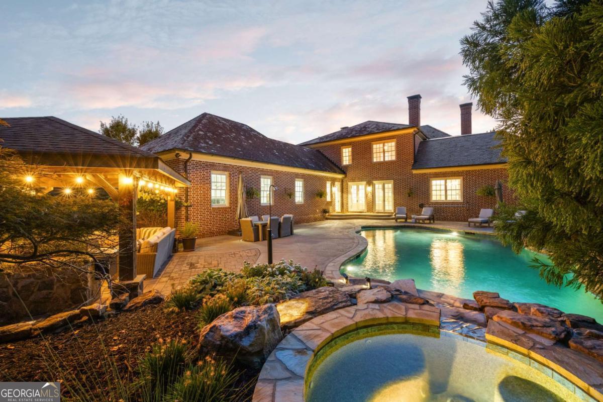 15235 Fairfax LN