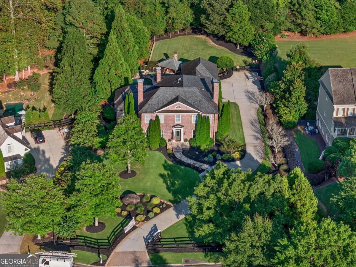 15235 Fairfax LN