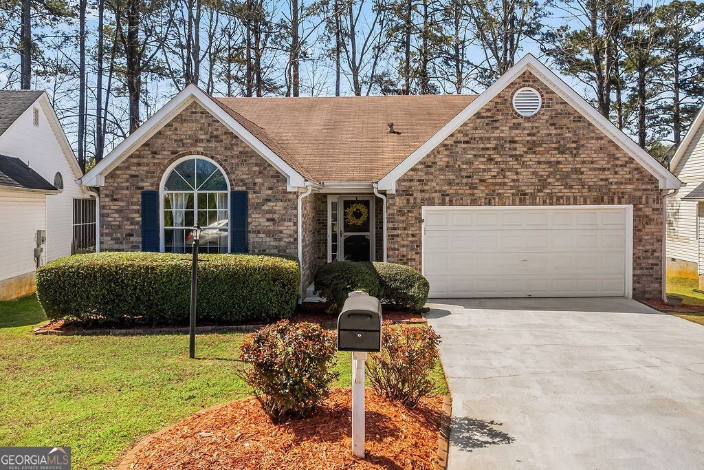 Photo of 117 Greentree Drive, Newnan, GA 30265 (MLS # 10710497)