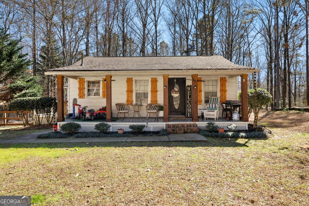 Photo of 360 Old Highway 16, Sharpsburg, GA 30277 (MLS # 10694412)