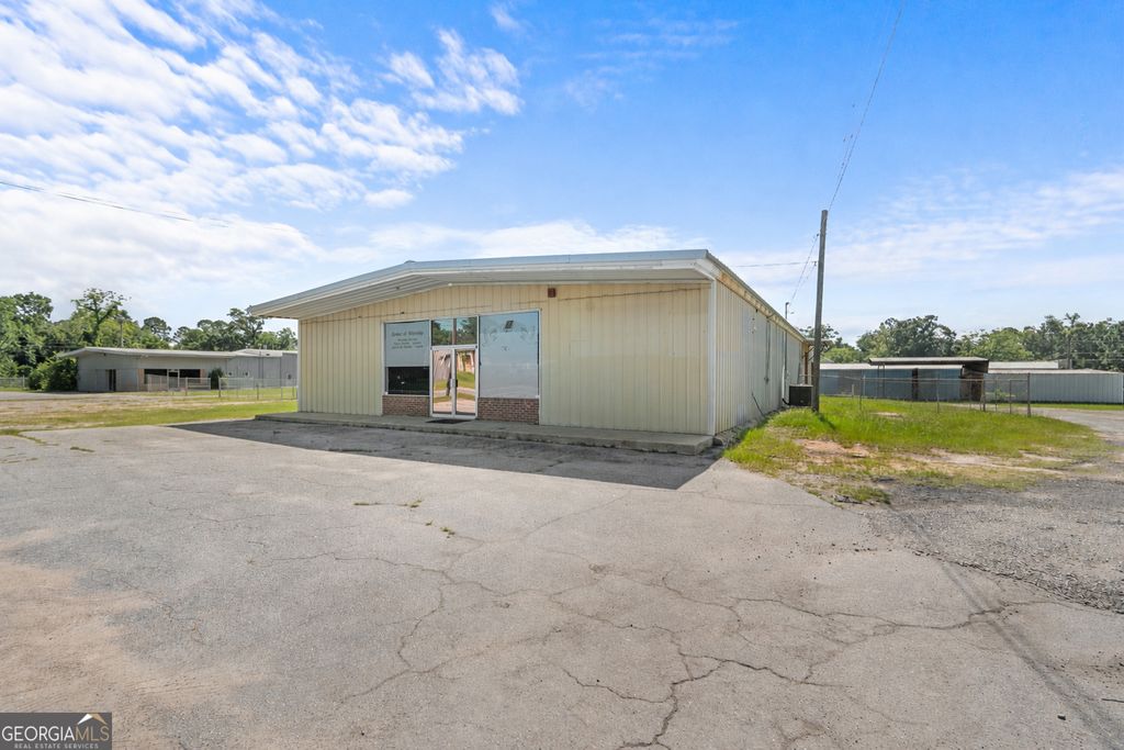 Photo of 1106 Martin Luther King Jr Drive, Statesboro, GA 30458 (MLS # 10813708)