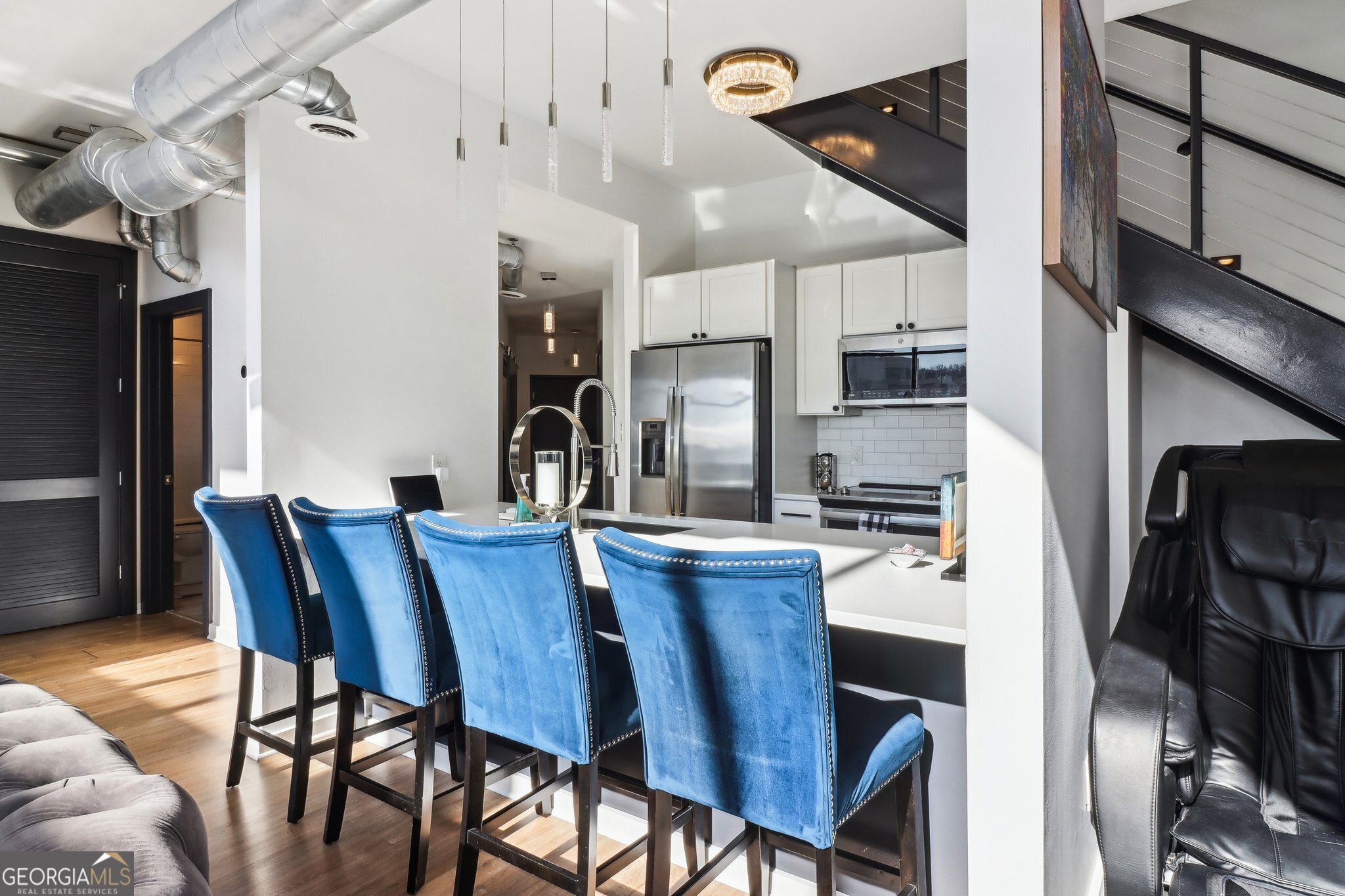 260 18th ST NW 10226