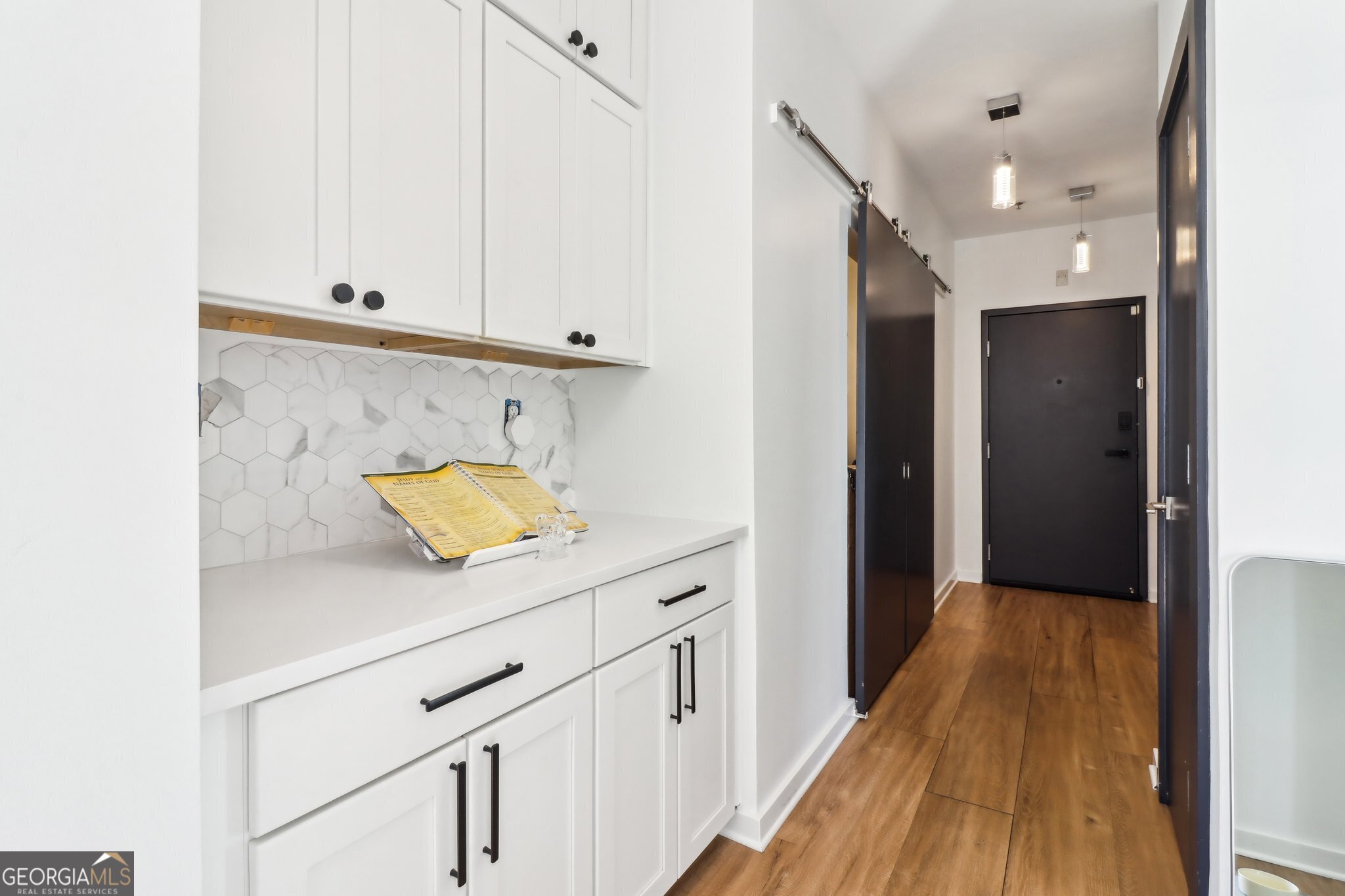 260 18th ST NW 10226