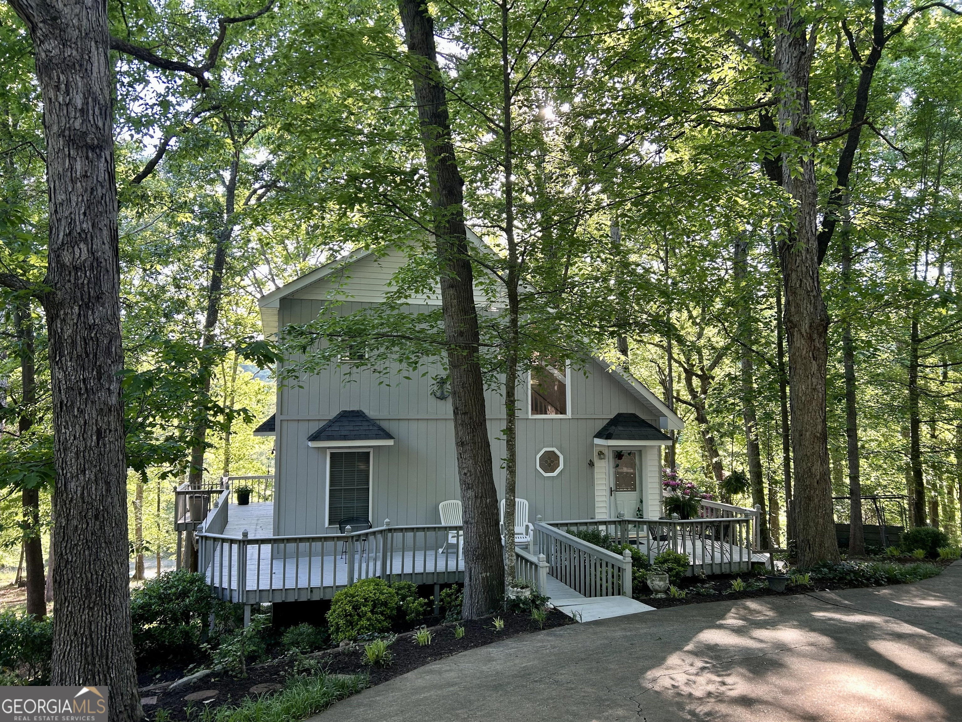353 Bow Dr.