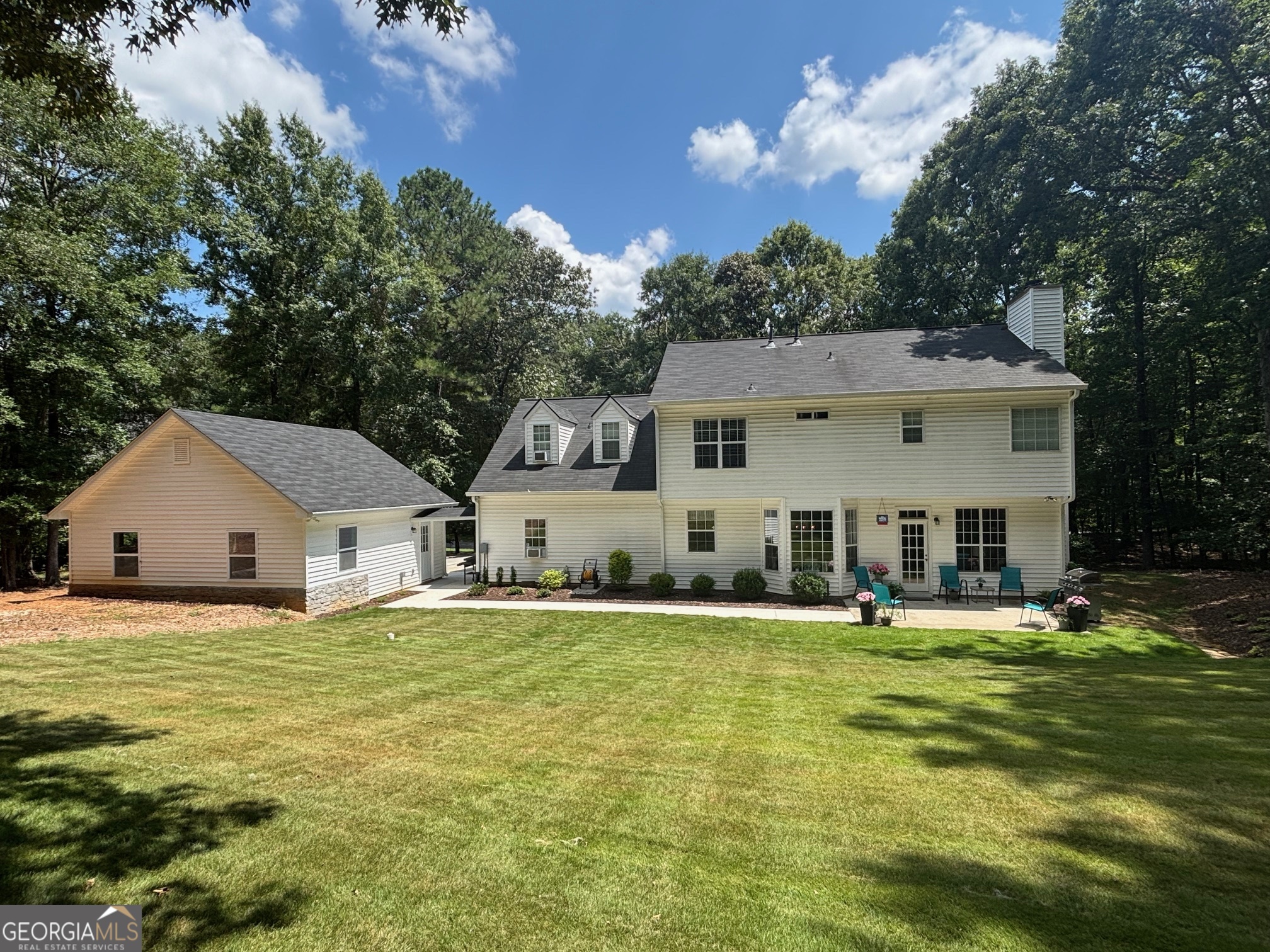 100 Glenwood Chase