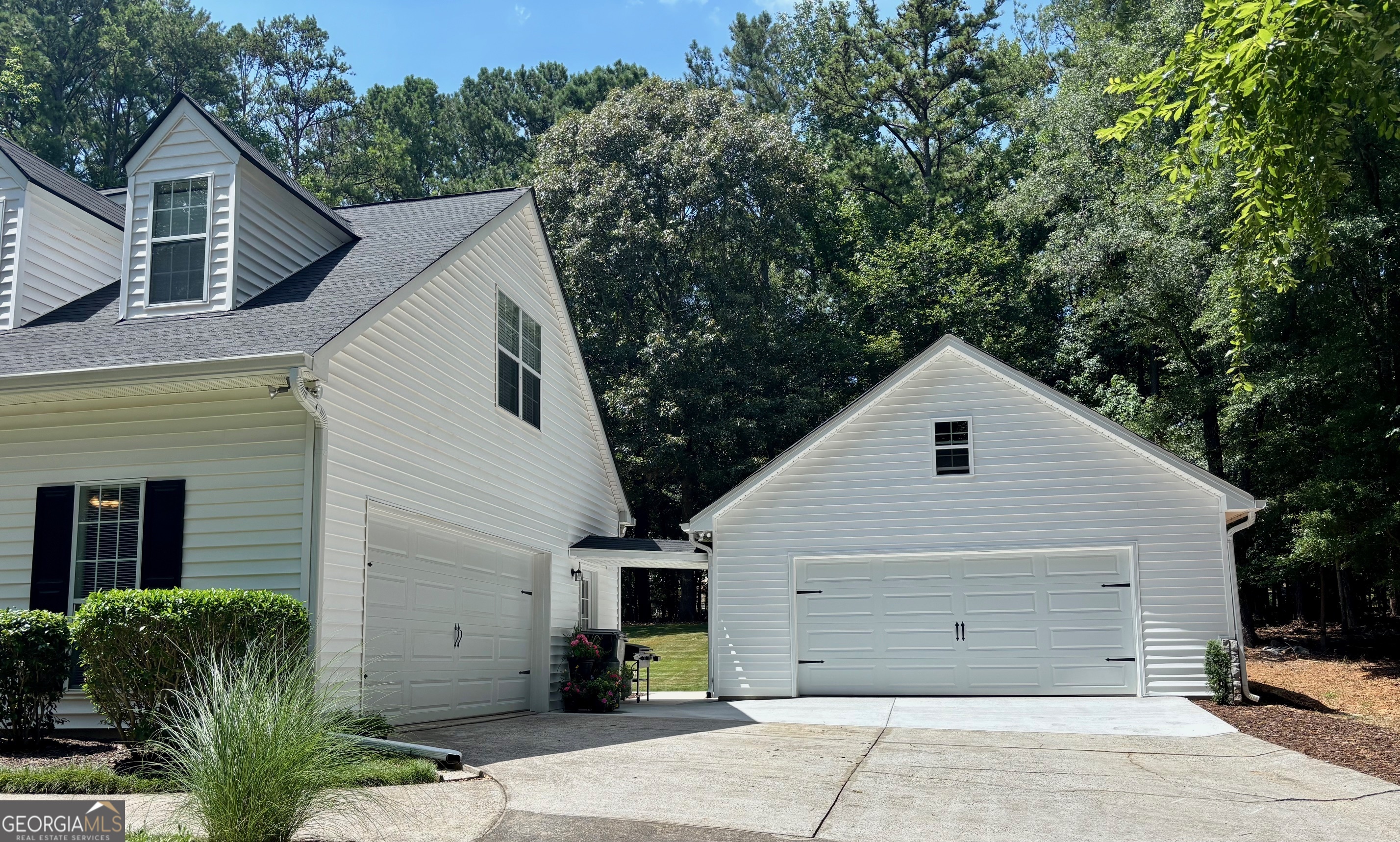 100 Glenwood Chase