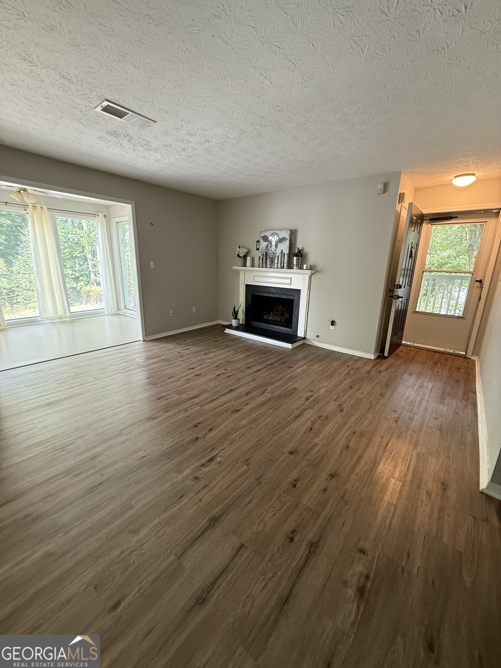 2107 Augusta DR SE