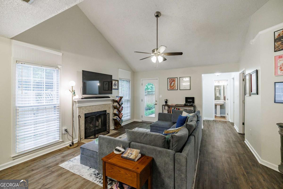 162 Wakefield TRCE