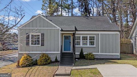 Photo of 1931 S Gordon Street SW, Atlanta, GA 30310 (MLS # 10701344)