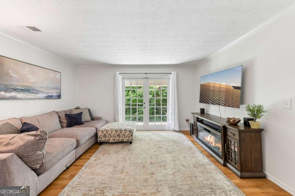 Photo of 1150 Collier Road NW #15J, Atlanta, GA 30318 (MLS # 10774115)
