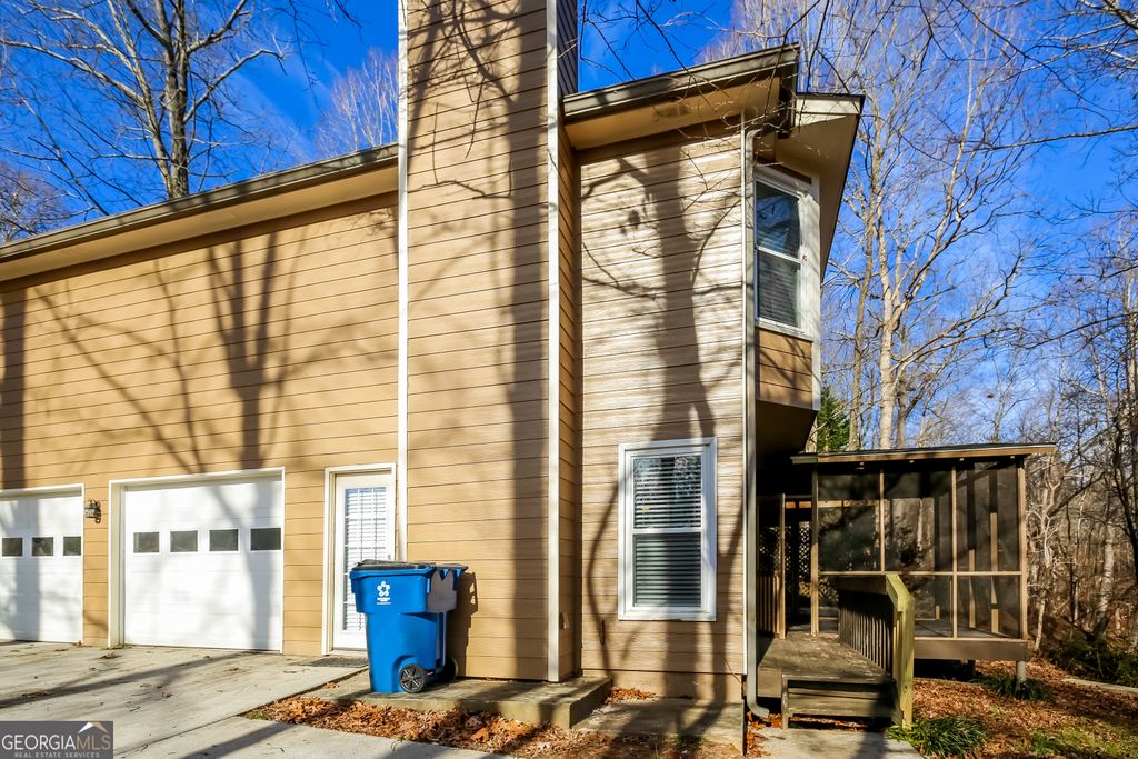 Photo of 3170 Lakecrest Drive, Dacula, GA 30019 (MLS # 10695056)