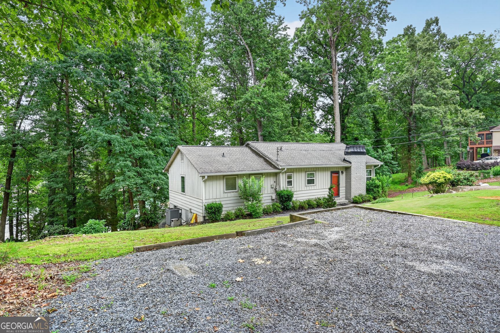 6321 Lakeview DR