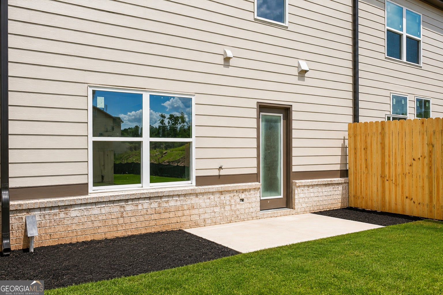 4303 Fern River BND 21