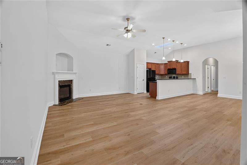 236 Abercorn WAY