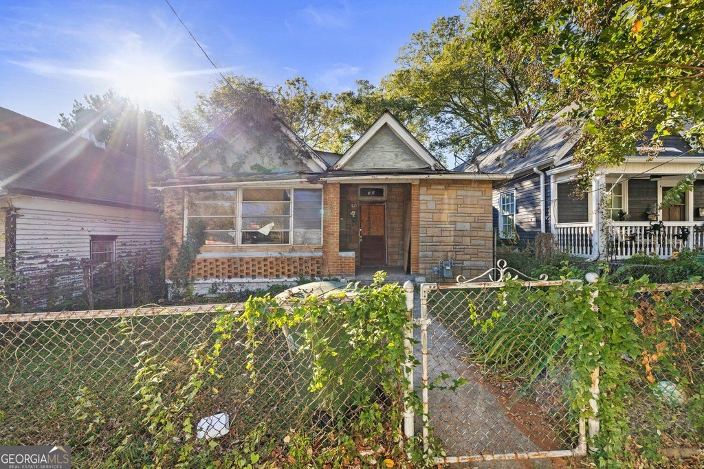 Photo of 138 Howell Street NE, Atlanta, GA 30312 (MLS # 10877725)