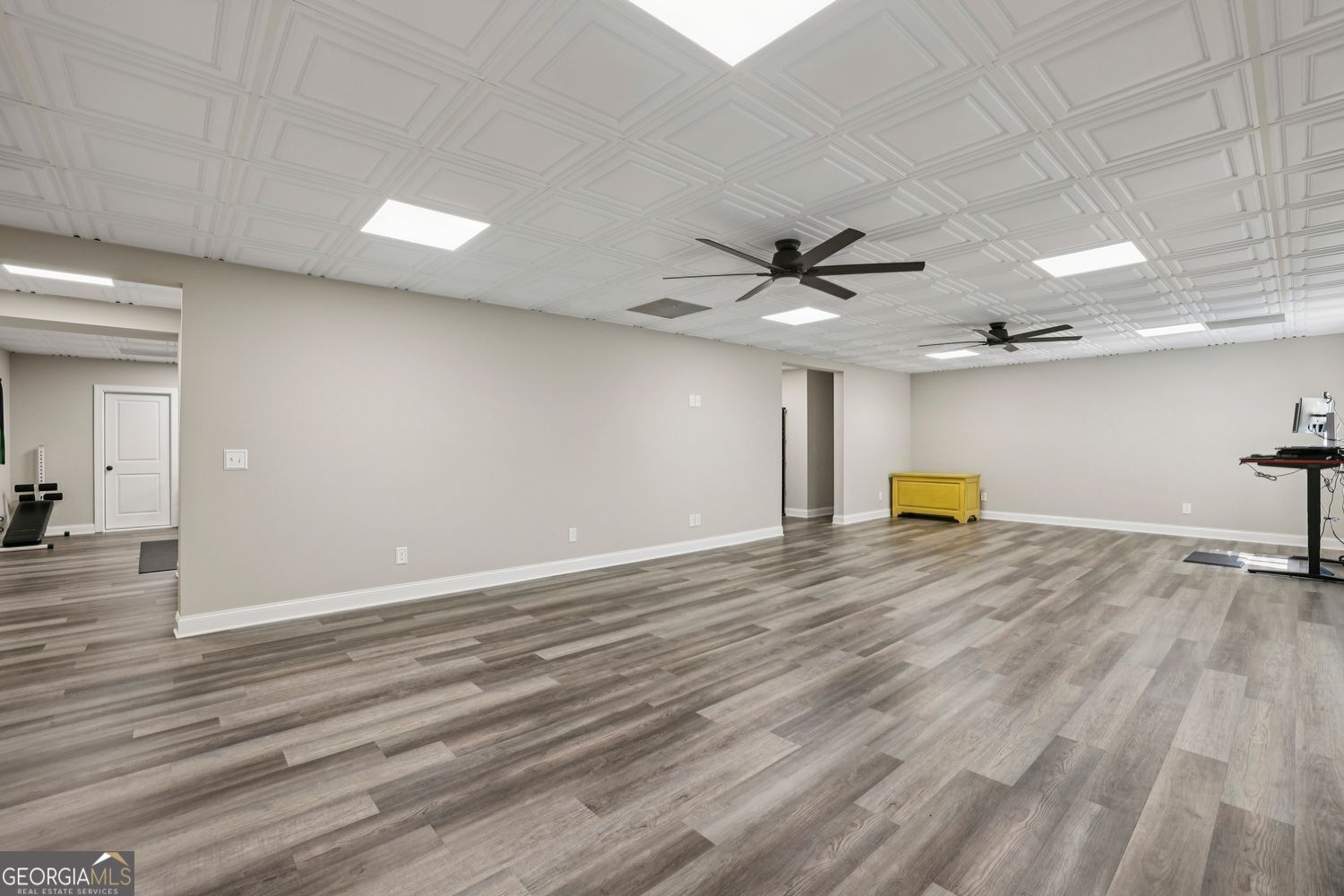 Longstreet Manor - Residential