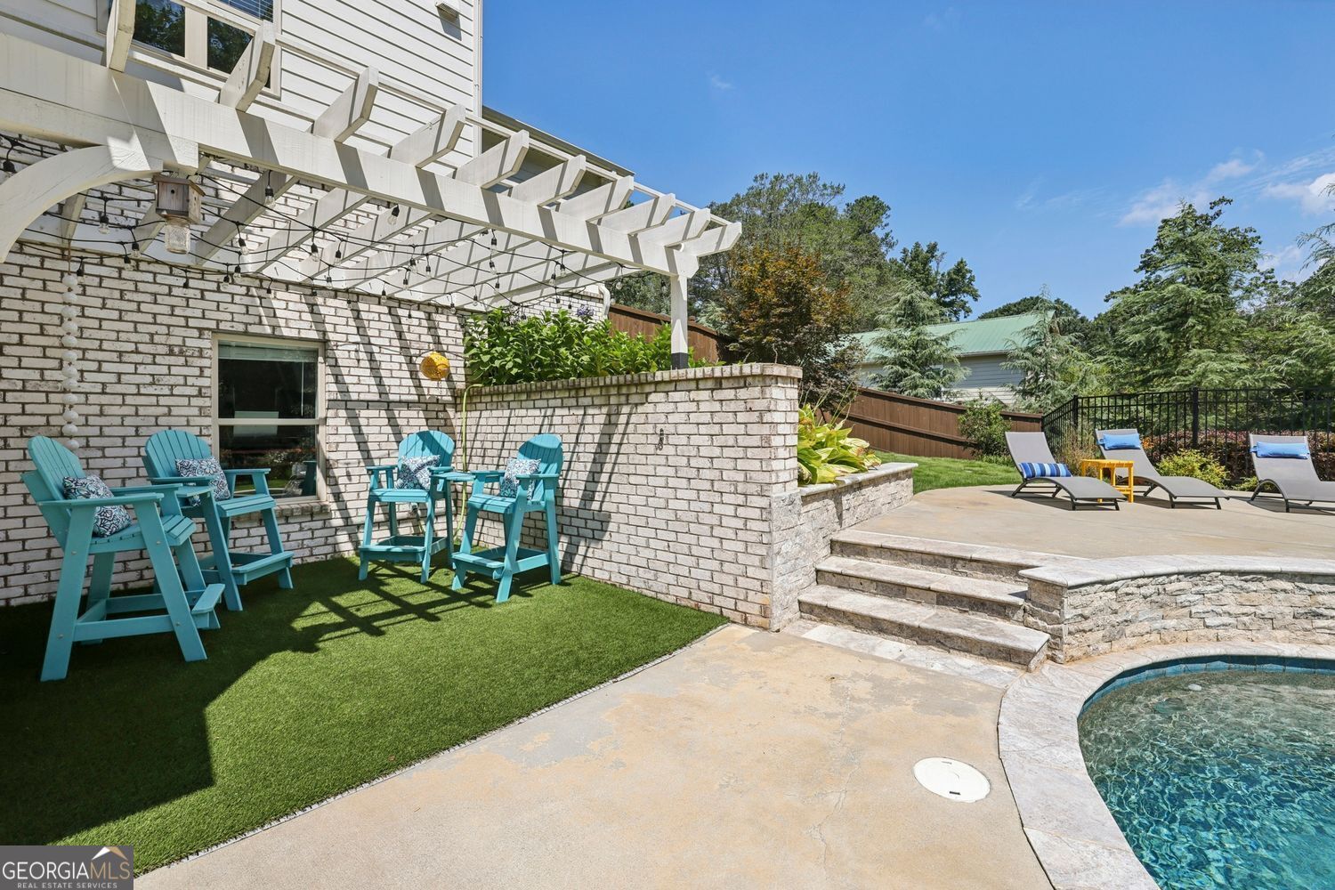 Longstreet Manor - Residential