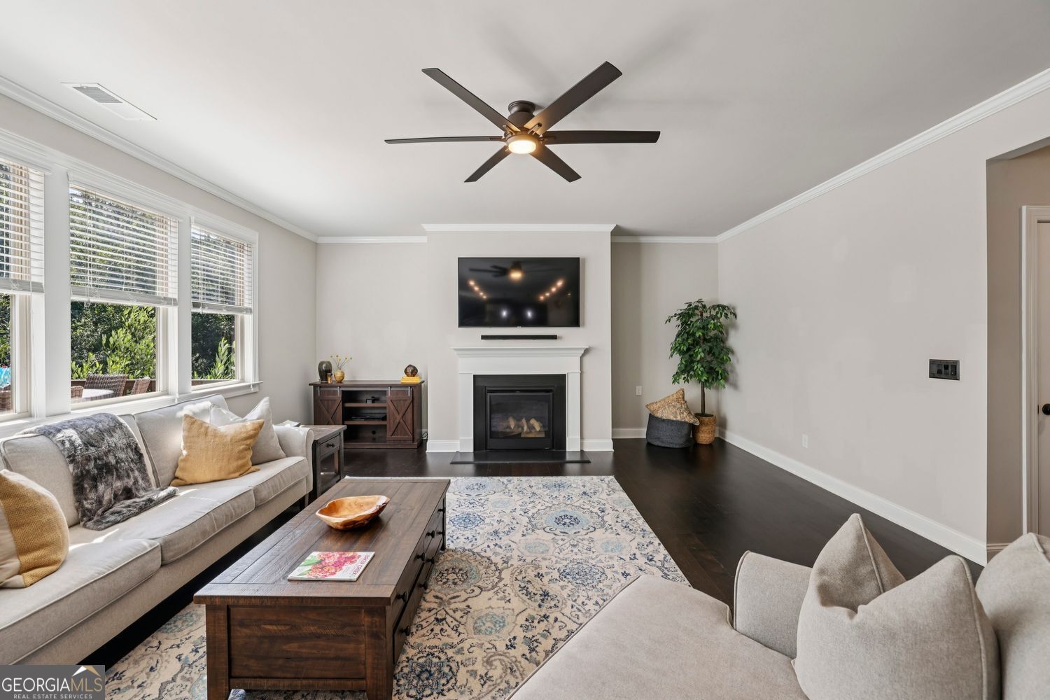 Longstreet Manor - Residential