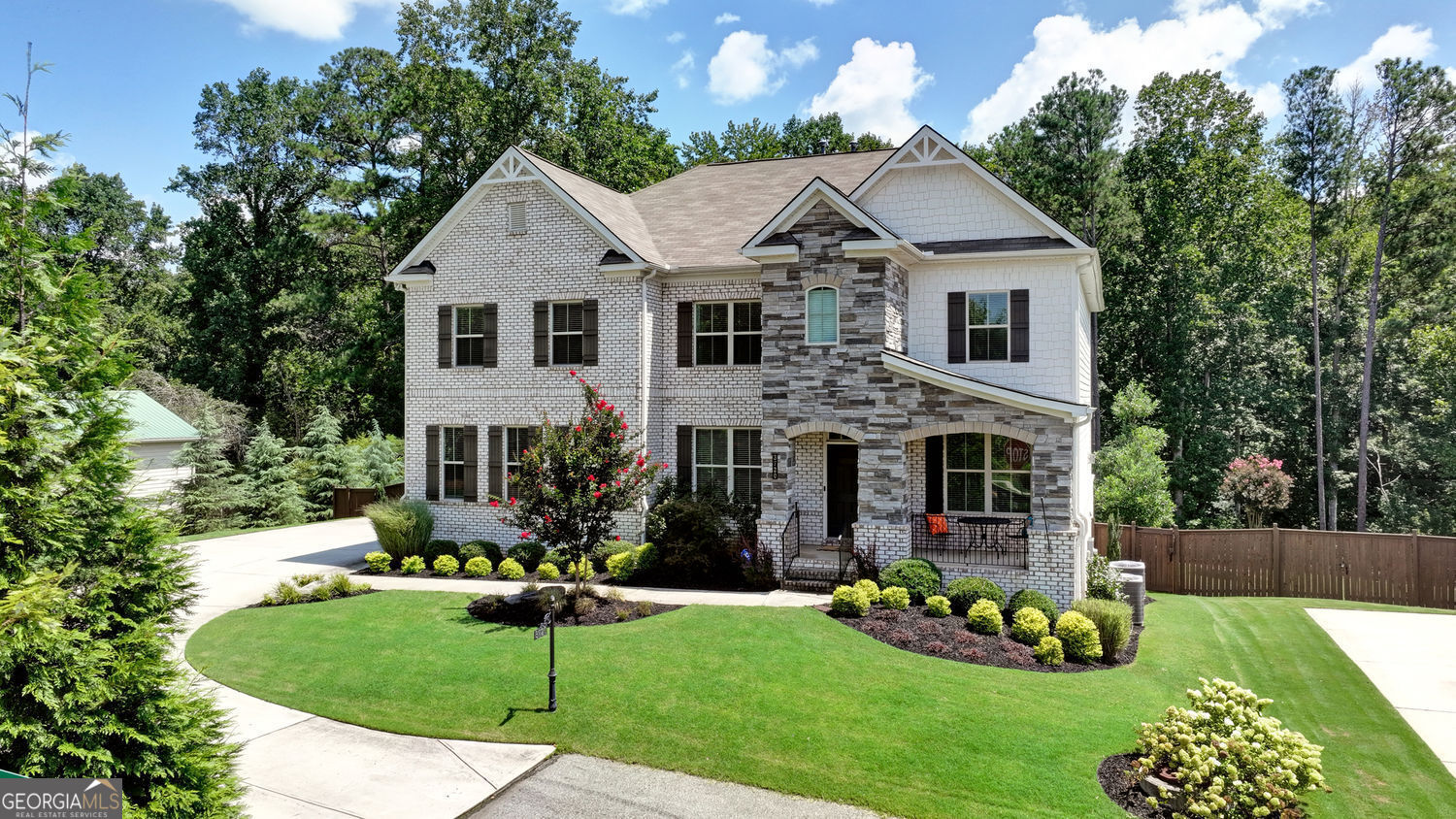 Longstreet Manor - Residential