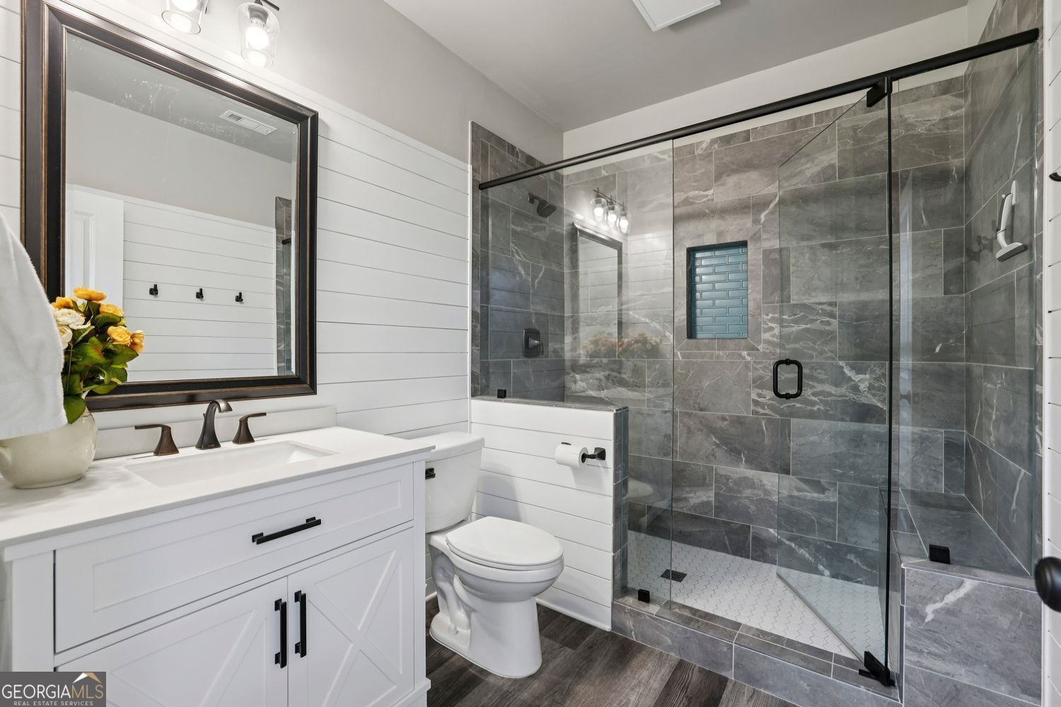 Longstreet Manor - Residential