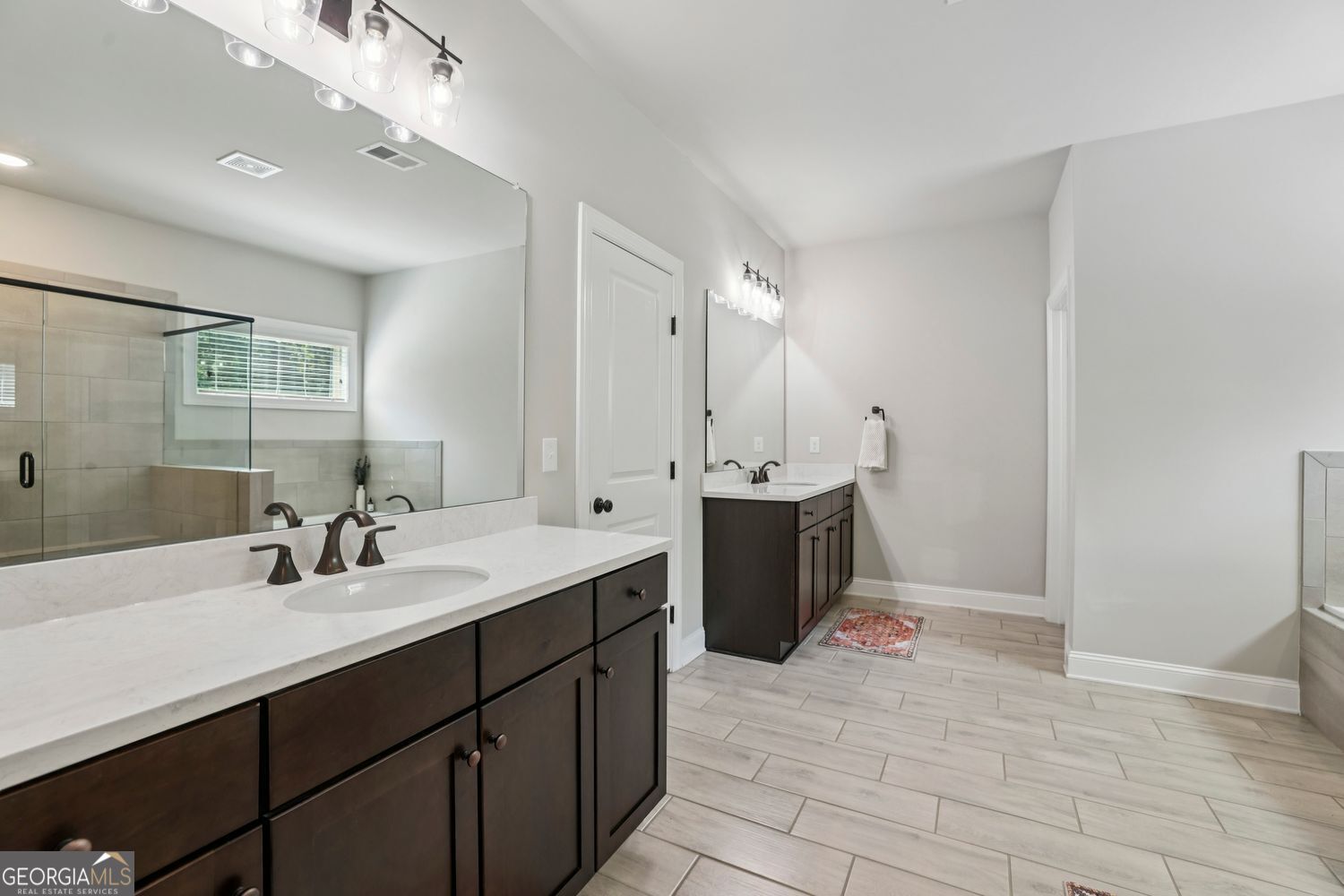 Longstreet Manor - Residential