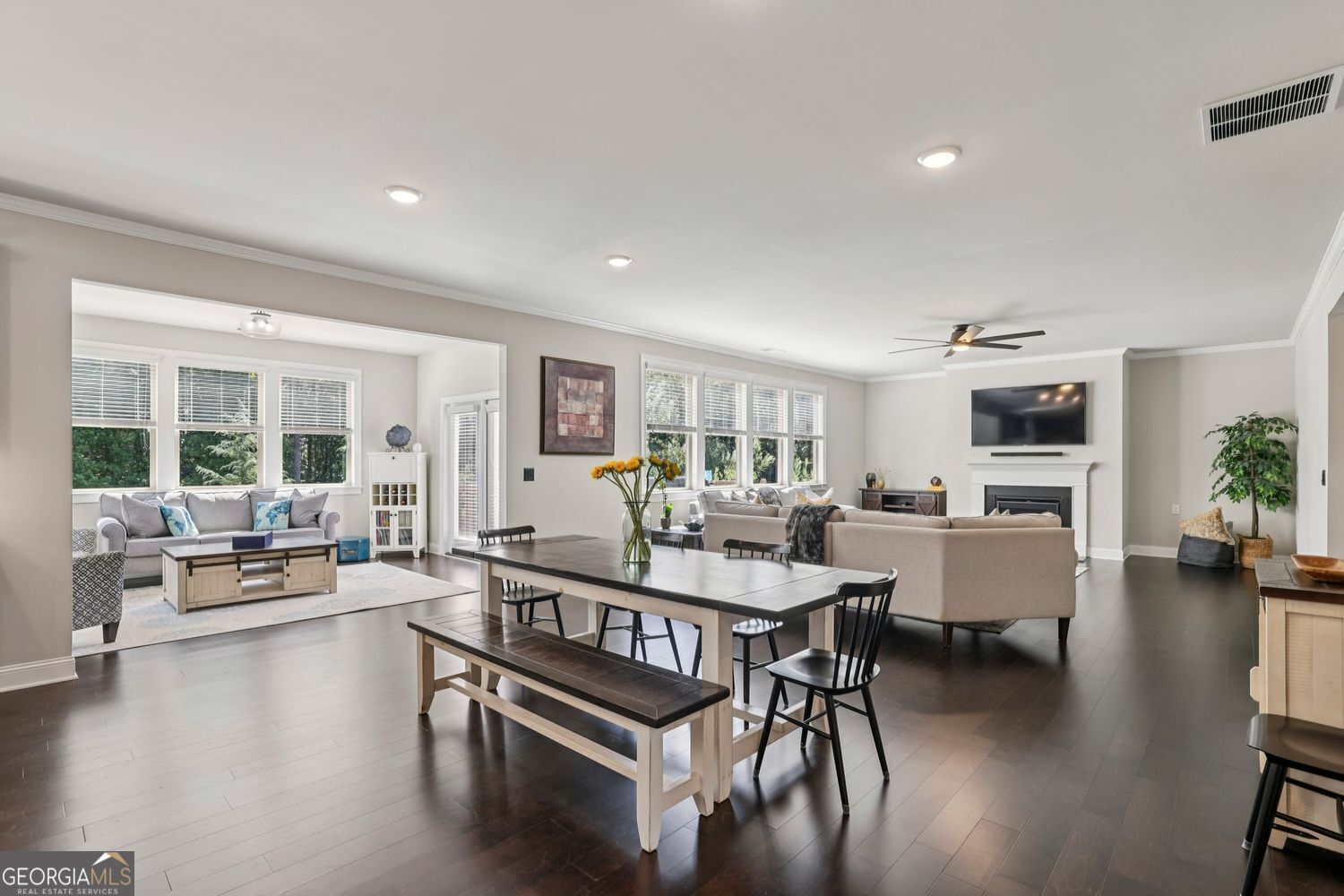 Longstreet Manor - Residential