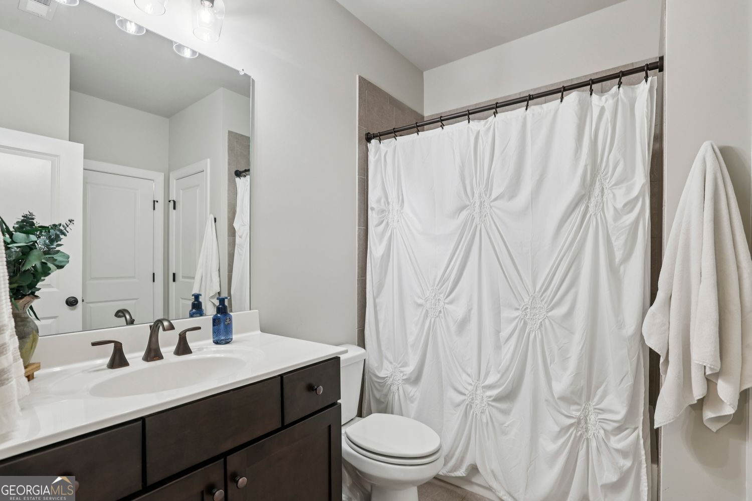 Longstreet Manor - Residential