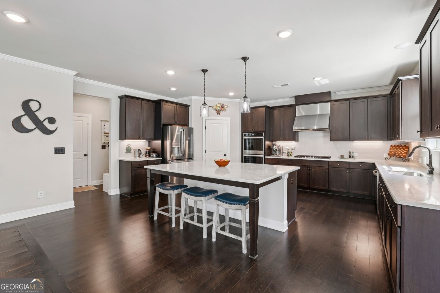 Longstreet Manor - Residential