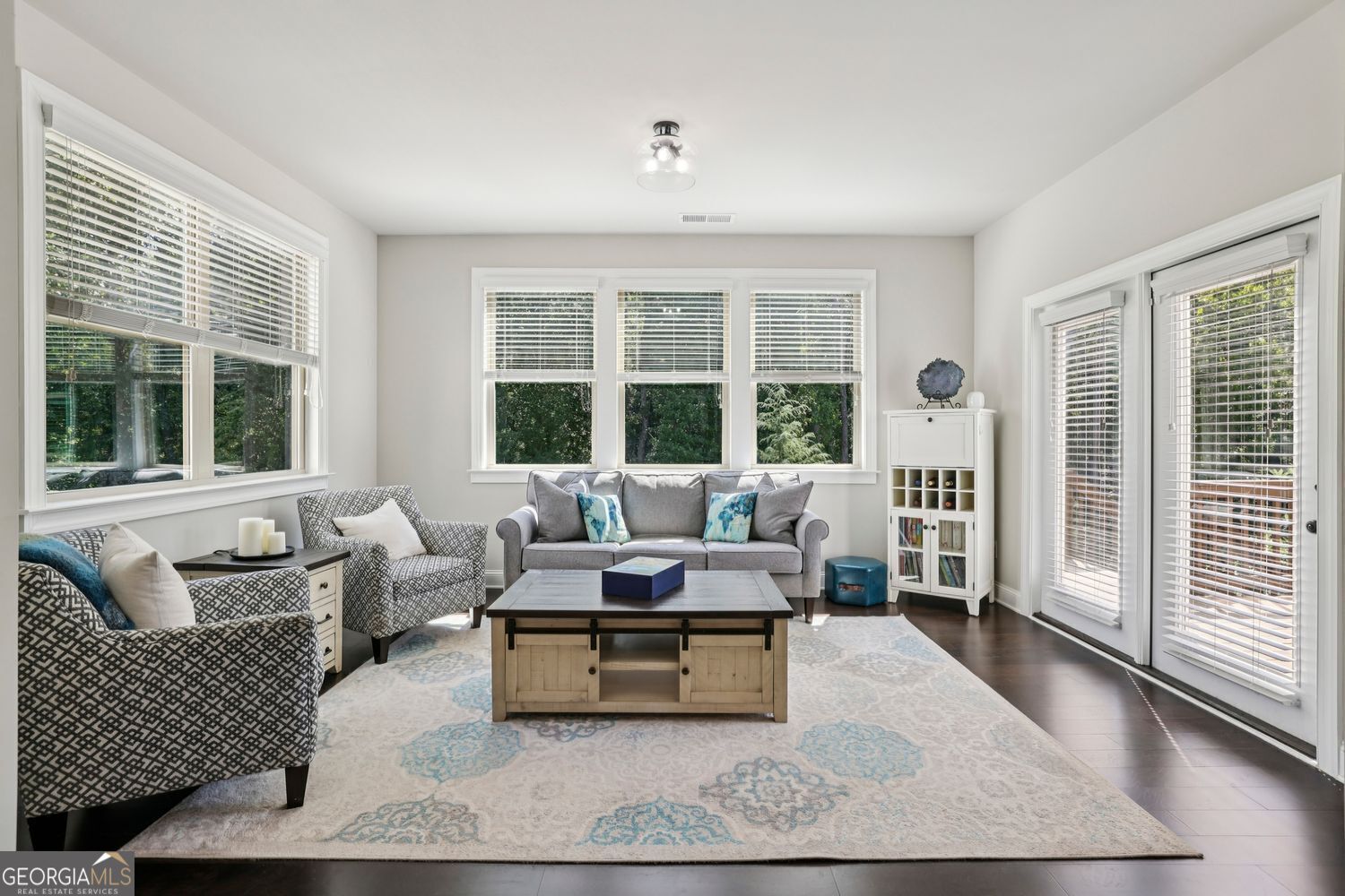 Longstreet Manor - Residential