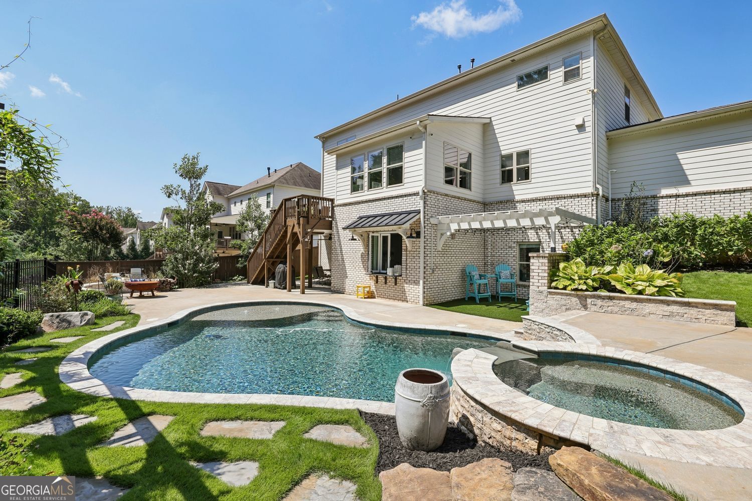 Longstreet Manor - Residential