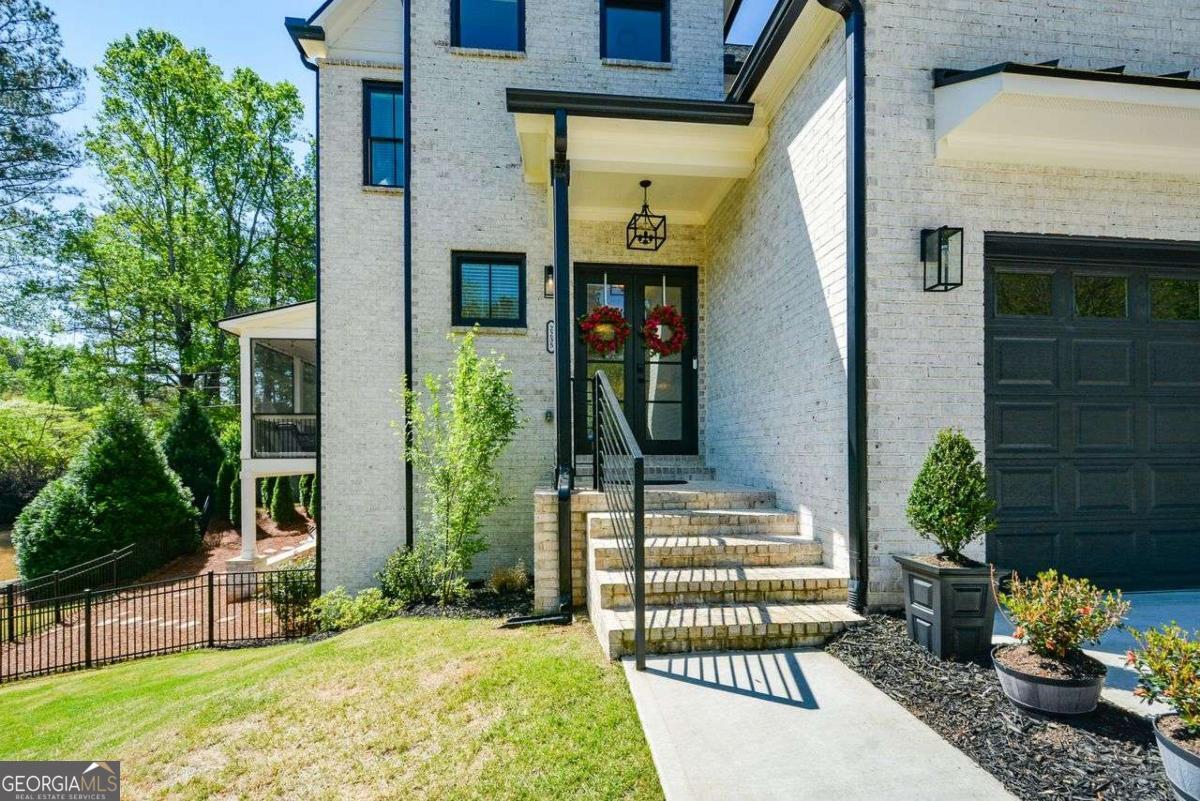 2235 Birchtree WAY