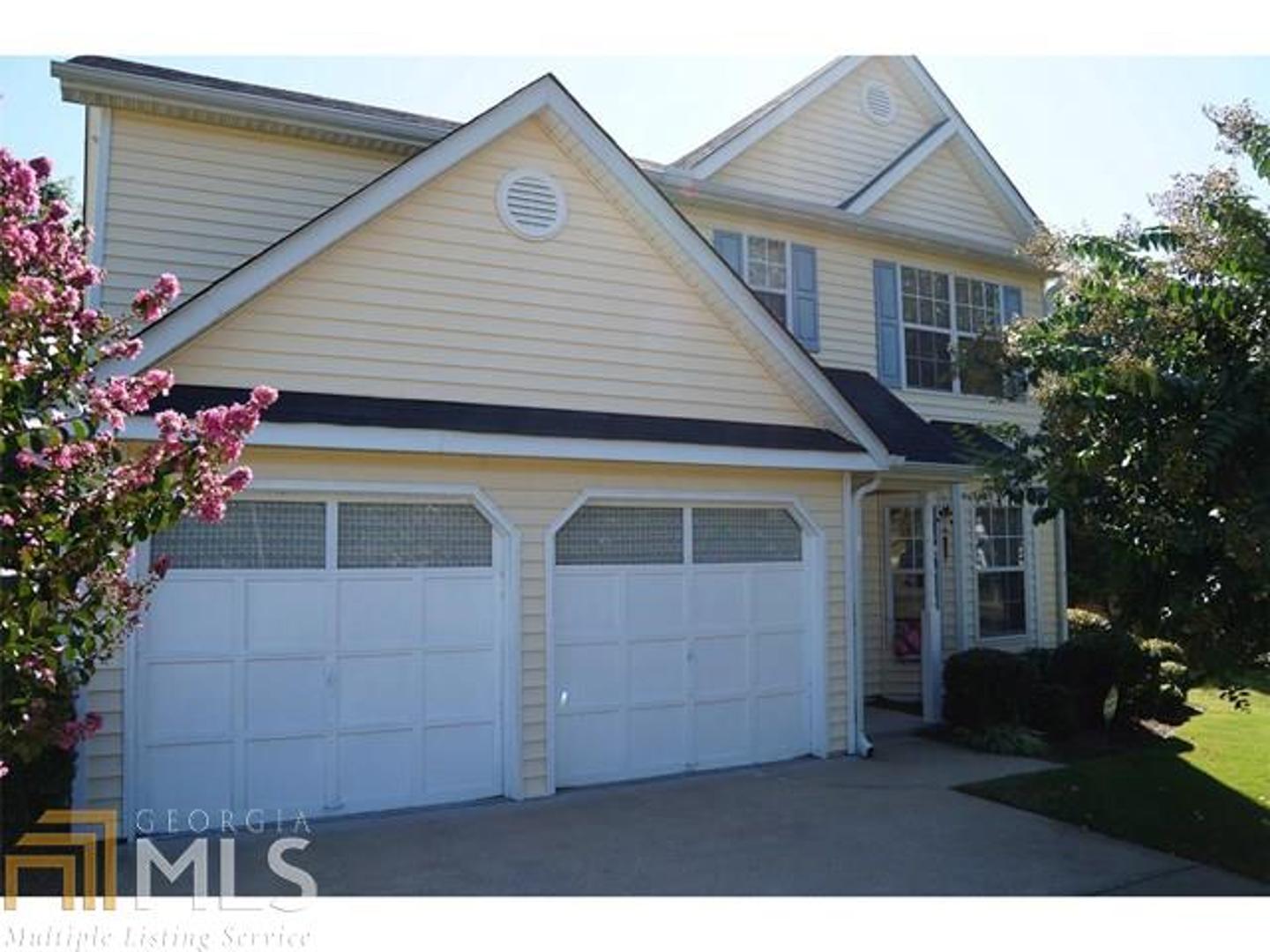 Great home and close to everything. Move in ready. This home is owned by the original buyers. Very clean and well maintained.