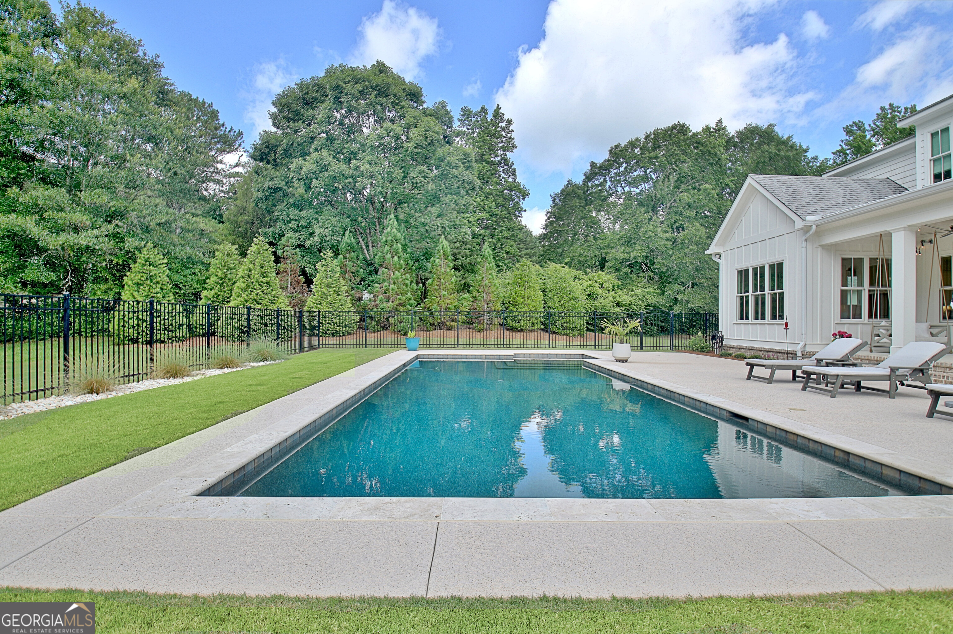 Sharpsburg, Georgia 30277, United States, 4 Bedrooms Bedrooms, ,5 BathroomsBathrooms,Residential,Active,155237