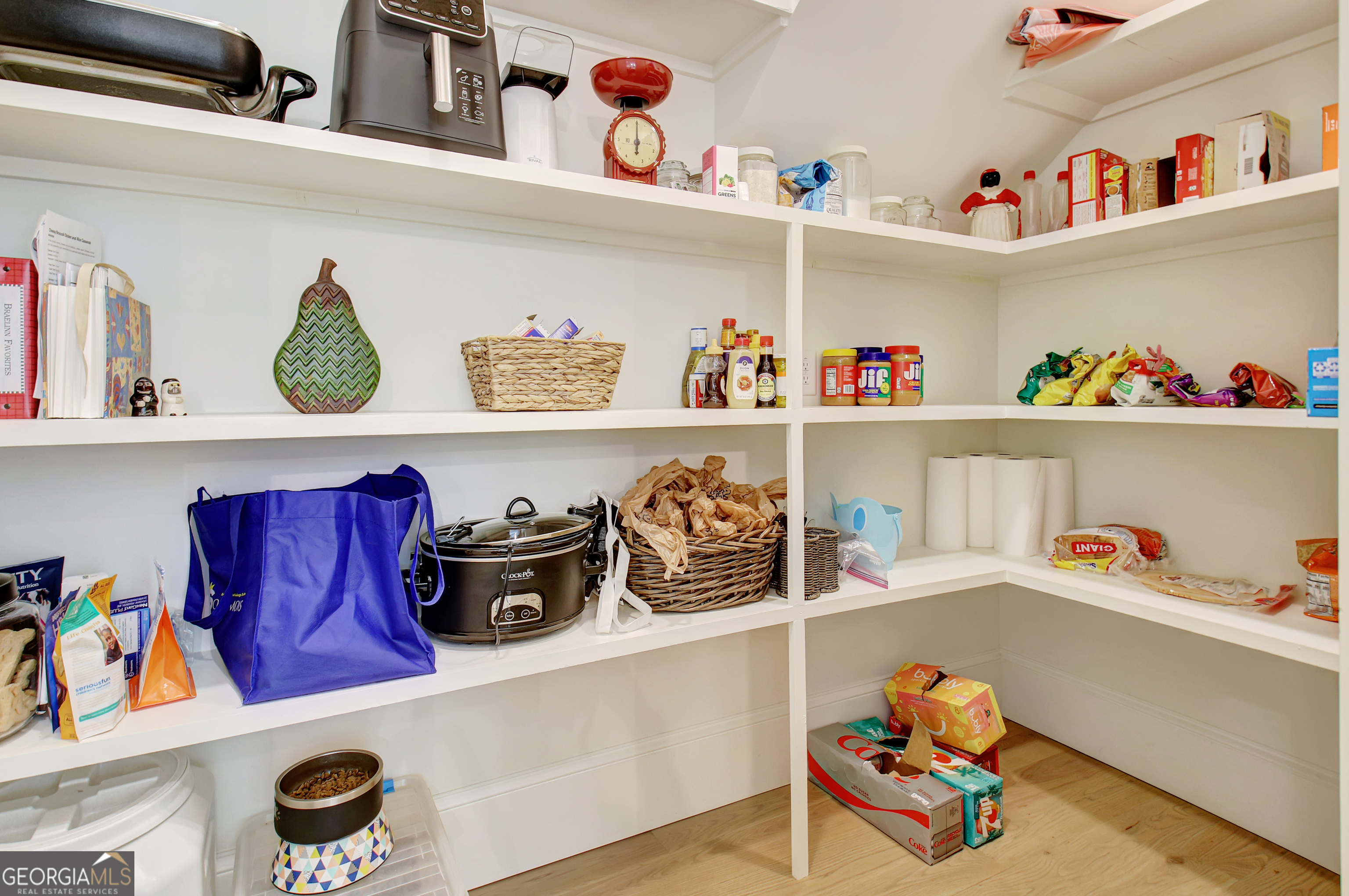 Sharpsburg, Georgia 30277, United States, 4 Bedrooms Bedrooms, ,5 BathroomsBathrooms,Residential,Active,155237