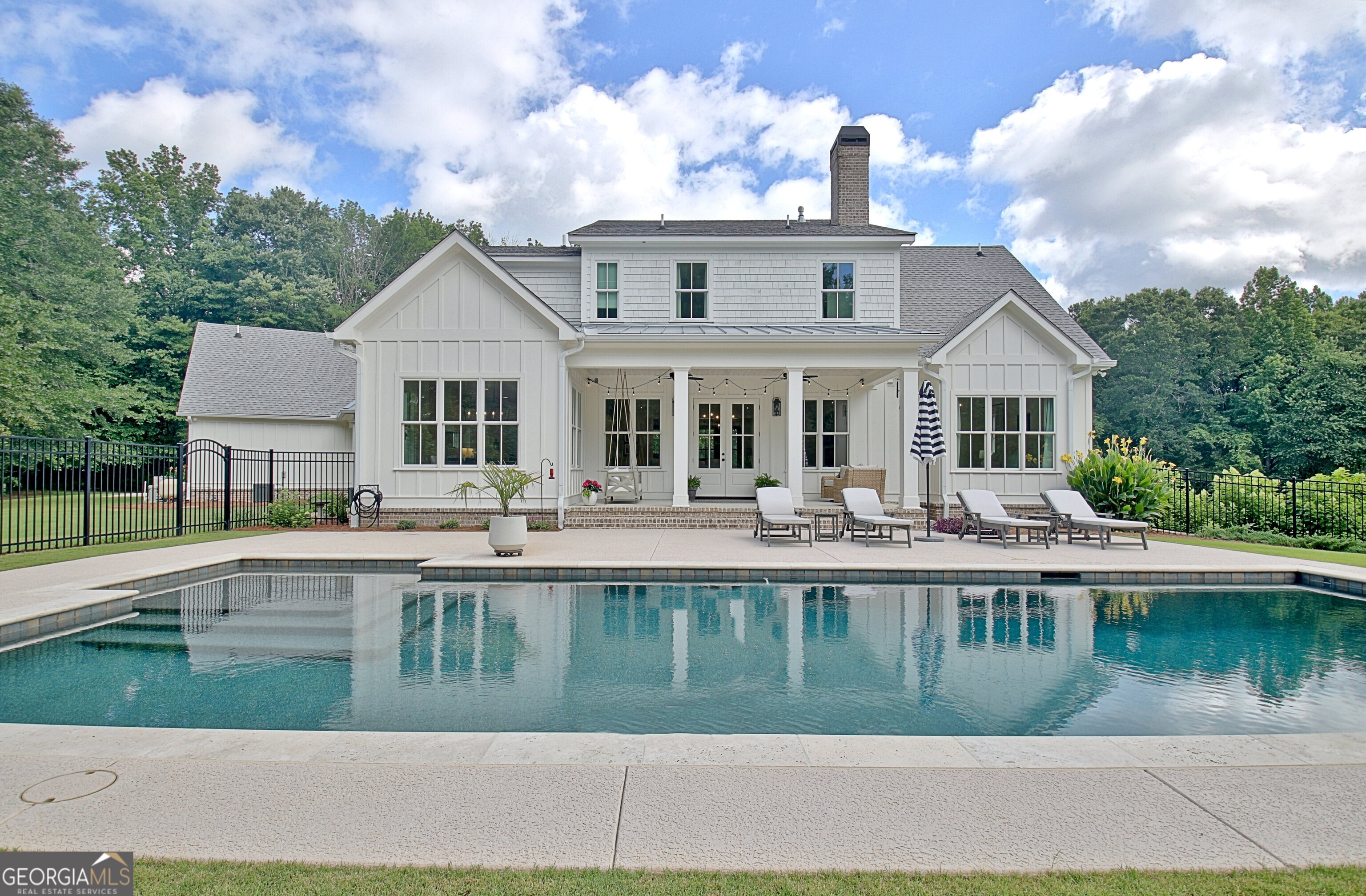 Sharpsburg, Georgia 30277, United States, 4 Bedrooms Bedrooms, ,5 BathroomsBathrooms,Residential,Active,155237