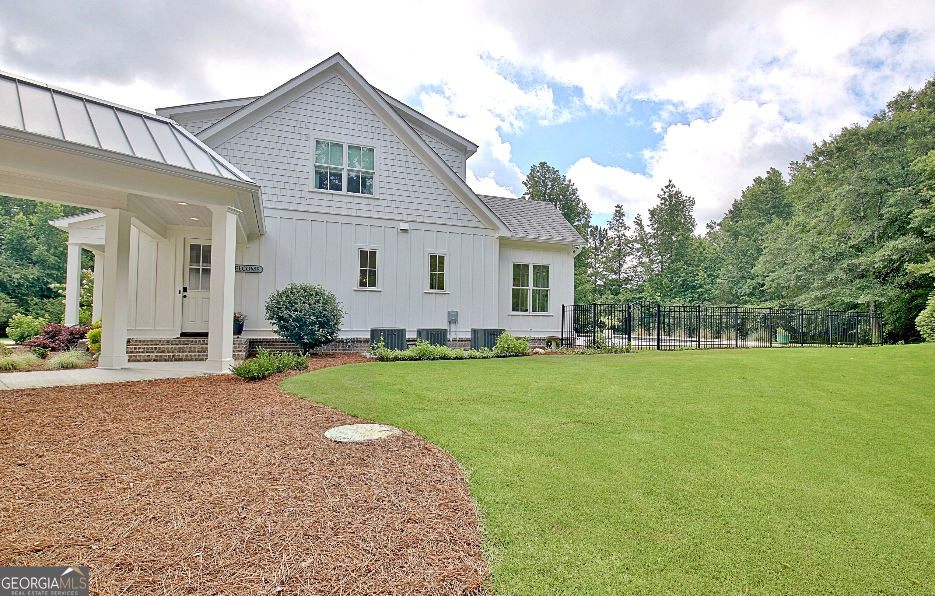 Sharpsburg, Georgia 30277, United States, 4 Bedrooms Bedrooms, ,5 BathroomsBathrooms,Residential,Active,155237