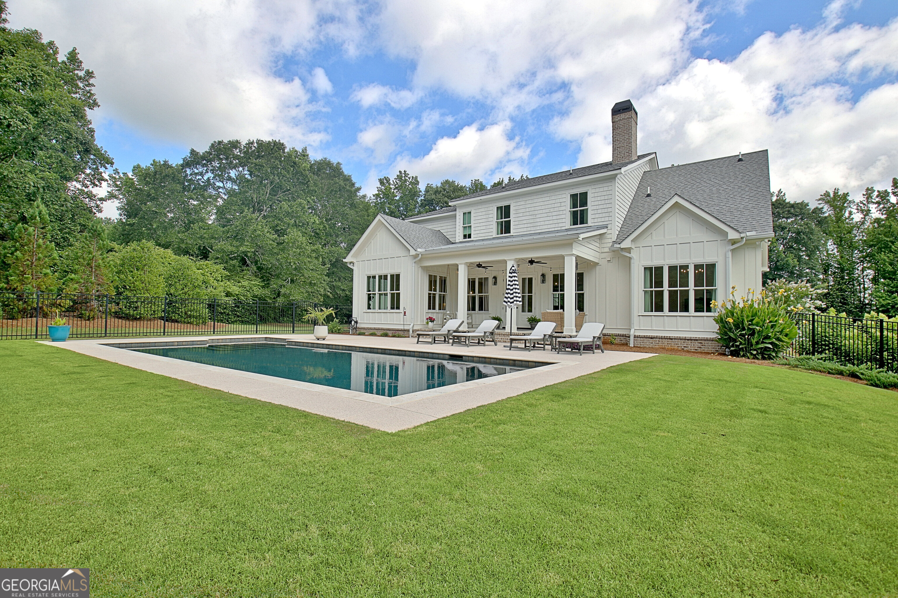 Sharpsburg, Georgia 30277, United States, 4 Bedrooms Bedrooms, ,5 BathroomsBathrooms,Residential,Active,155237