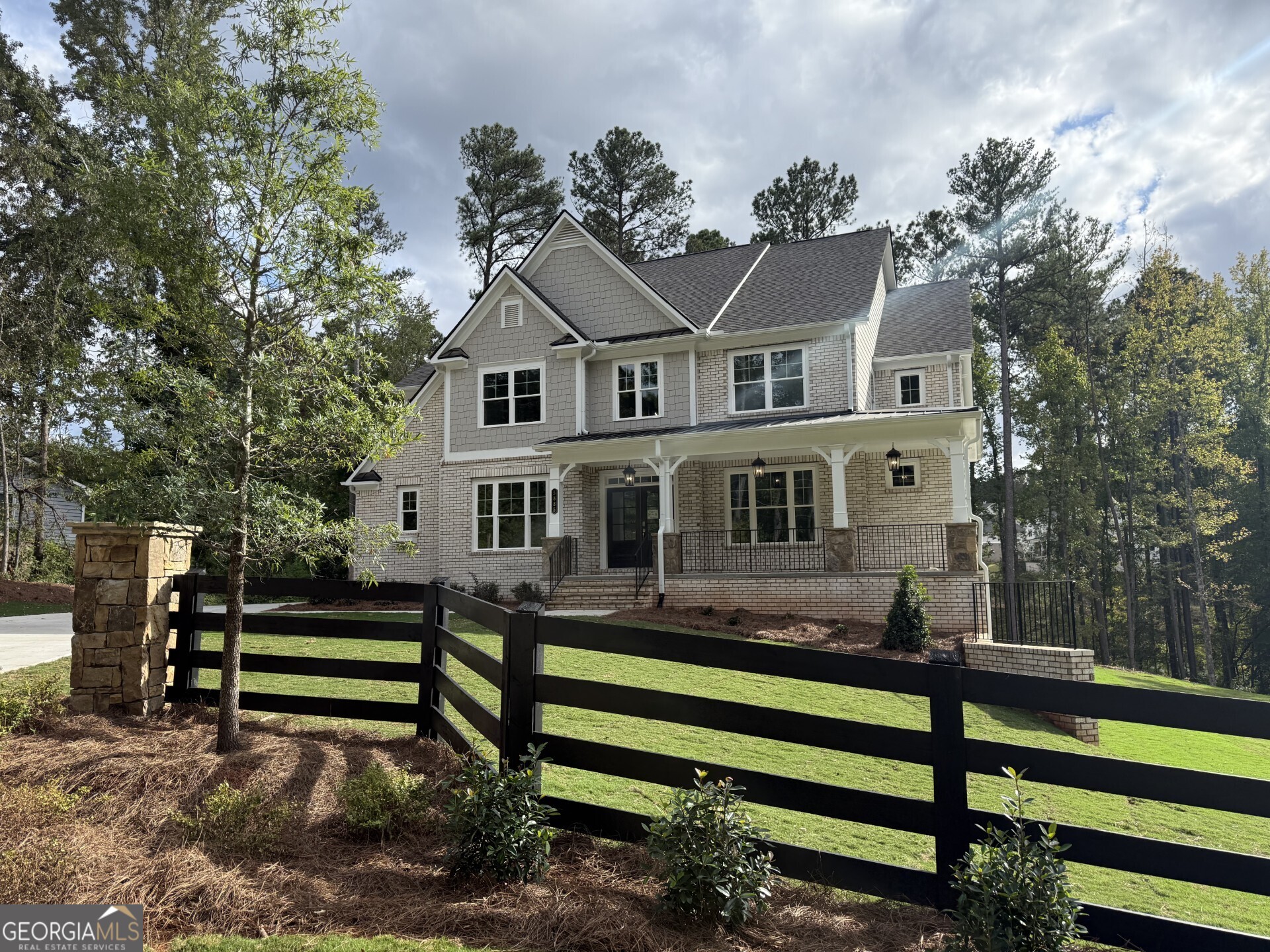 5885 Fords RD