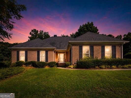 611 IRIS LN, WINDER, GA 30680 - Image 2313caaf9cf0cc268a8bc40cea1faa33/1301285714
