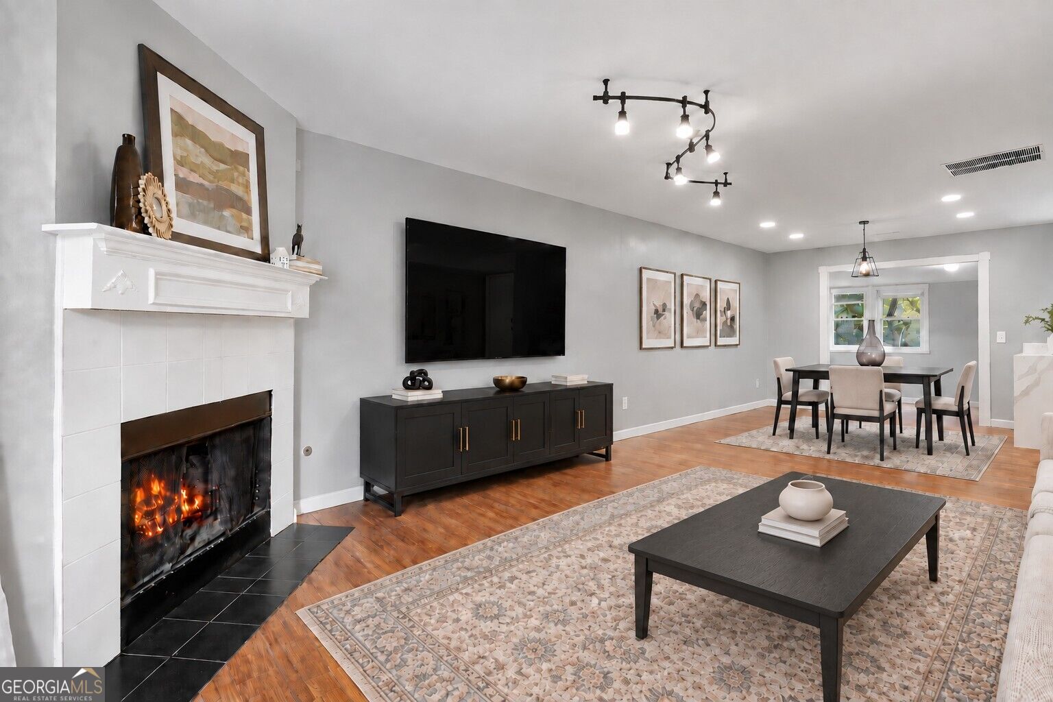 1001 Hillsborough NW