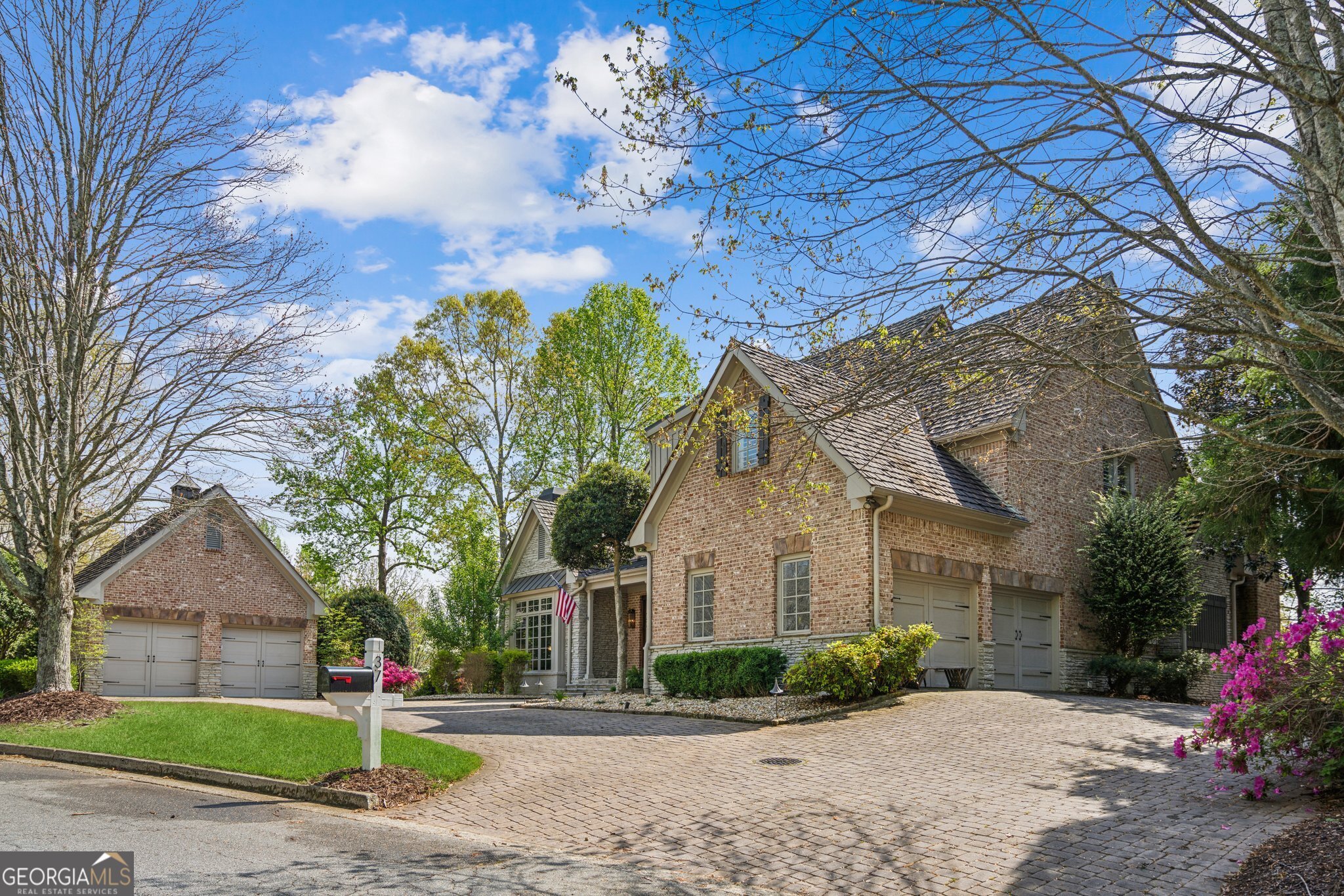 37 Ridgetop CT