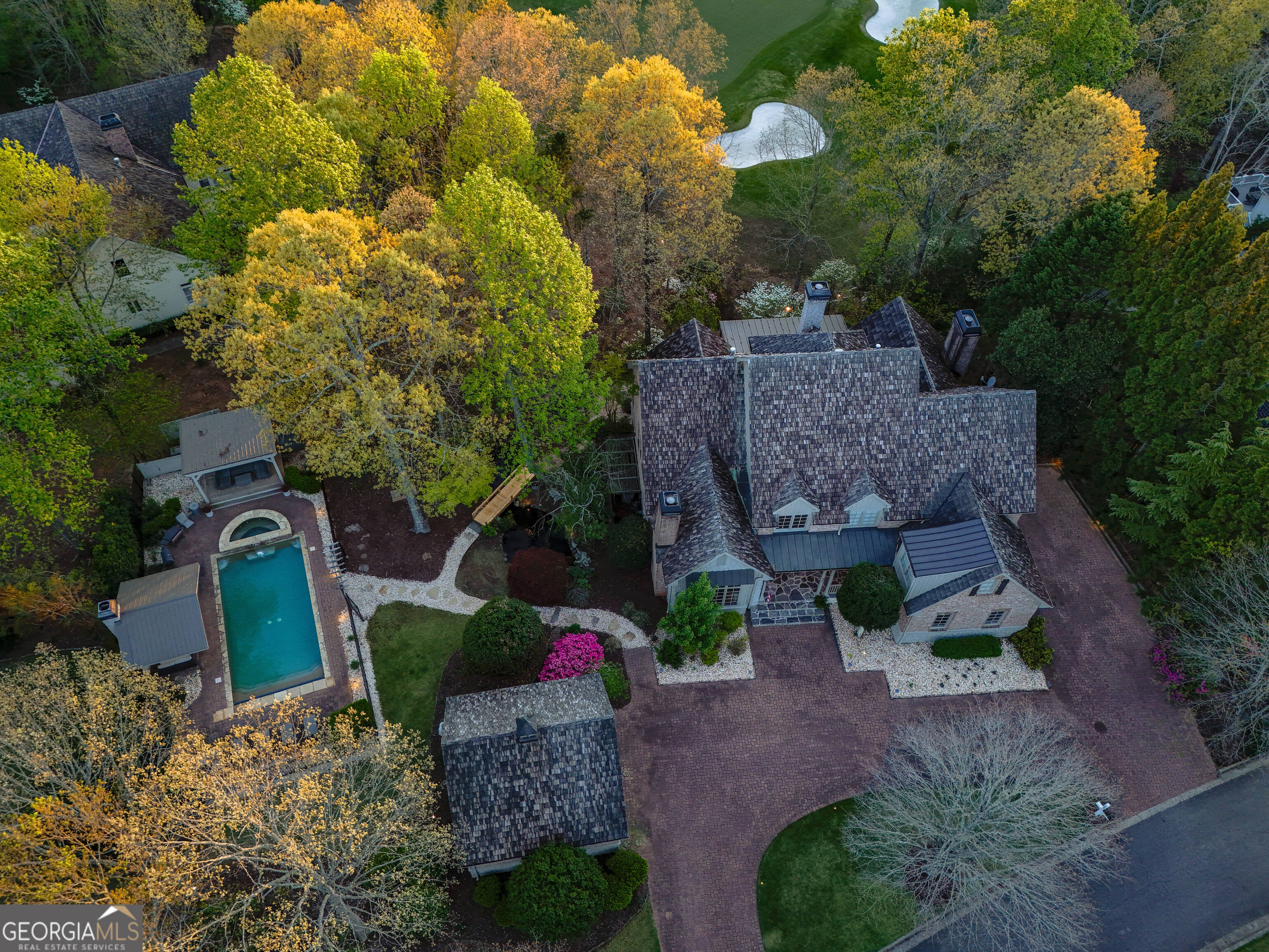 37 Ridgetop CT